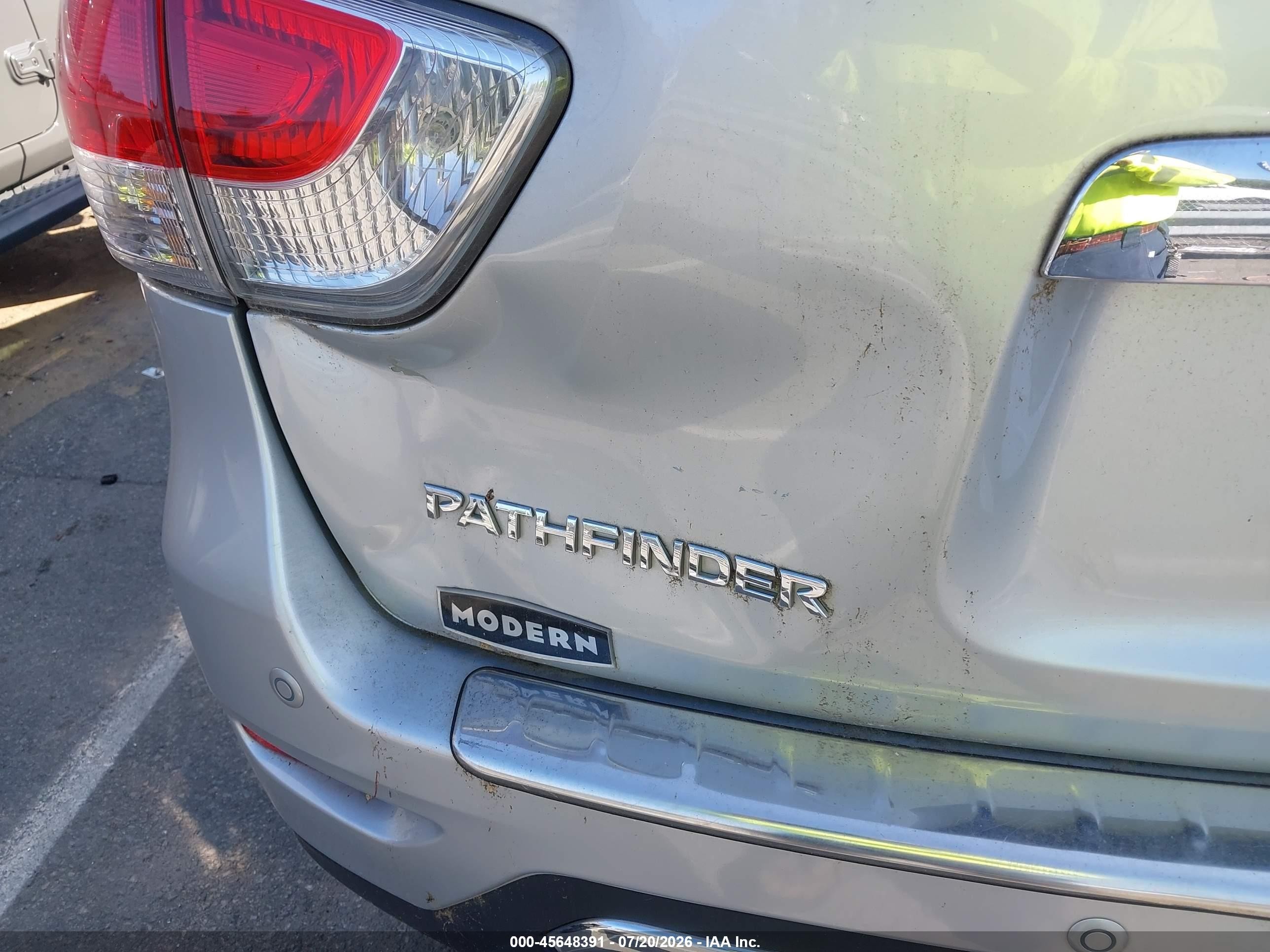 2014 Nissan Pathfinder Platinum Silver vin: 5N1AR2MM0EC722296