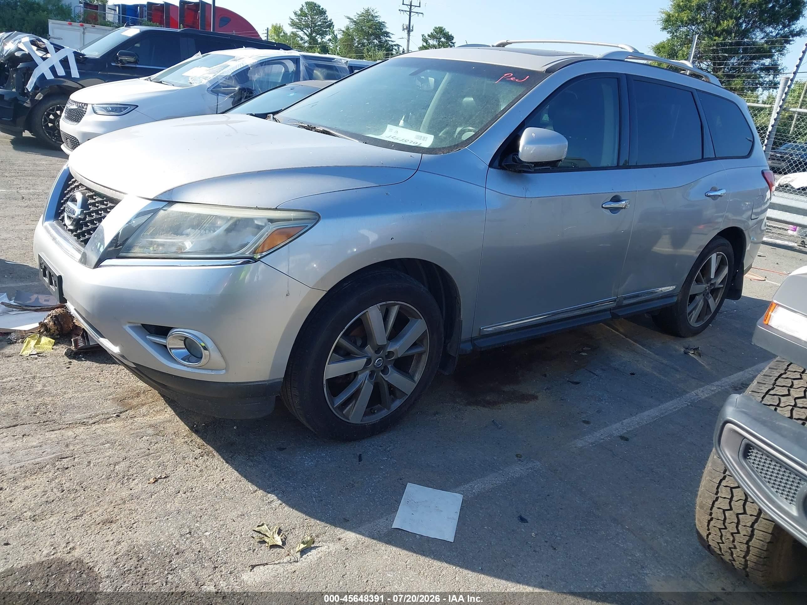 2014 Nissan Pathfinder Platinum Silver vin: 5N1AR2MM0EC722296