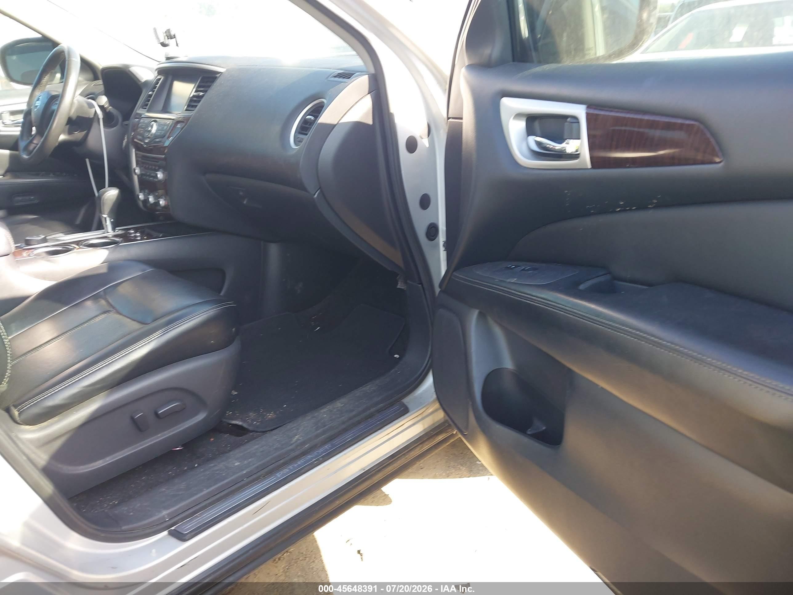 2014 Nissan Pathfinder Platinum Silver vin: 5N1AR2MM0EC722296