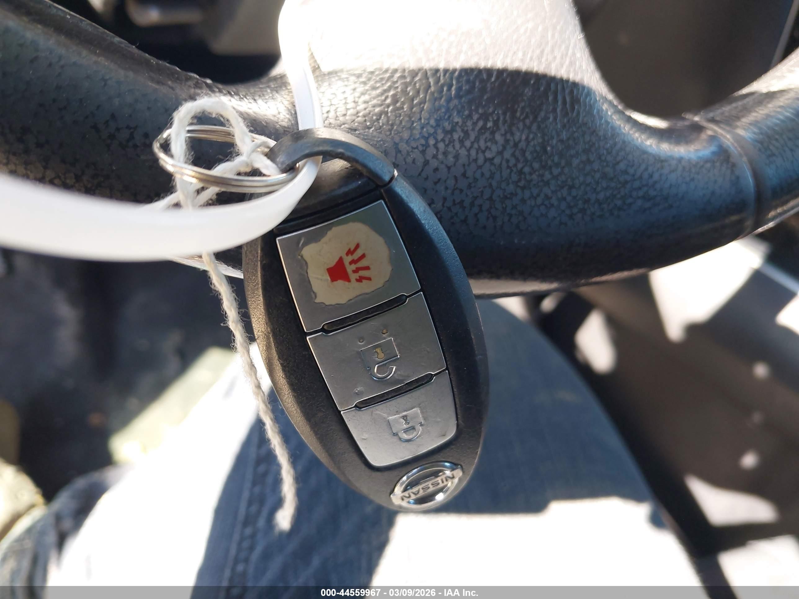 2014 Nissan Pathfinder Sv Silver vin: 5N1AR2MM0EC732892