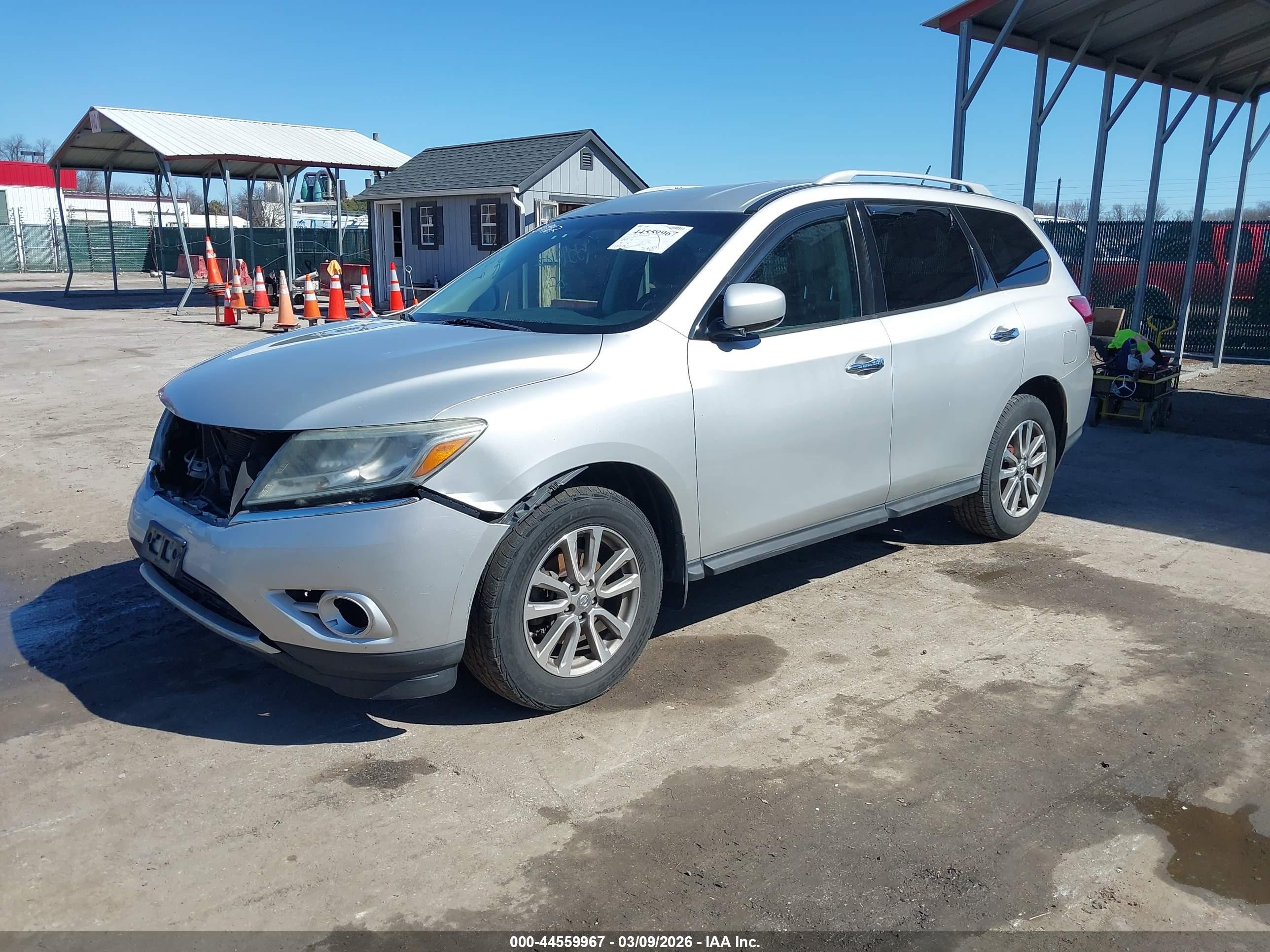 2014 Nissan Pathfinder Sv Silver vin: 5N1AR2MM0EC732892