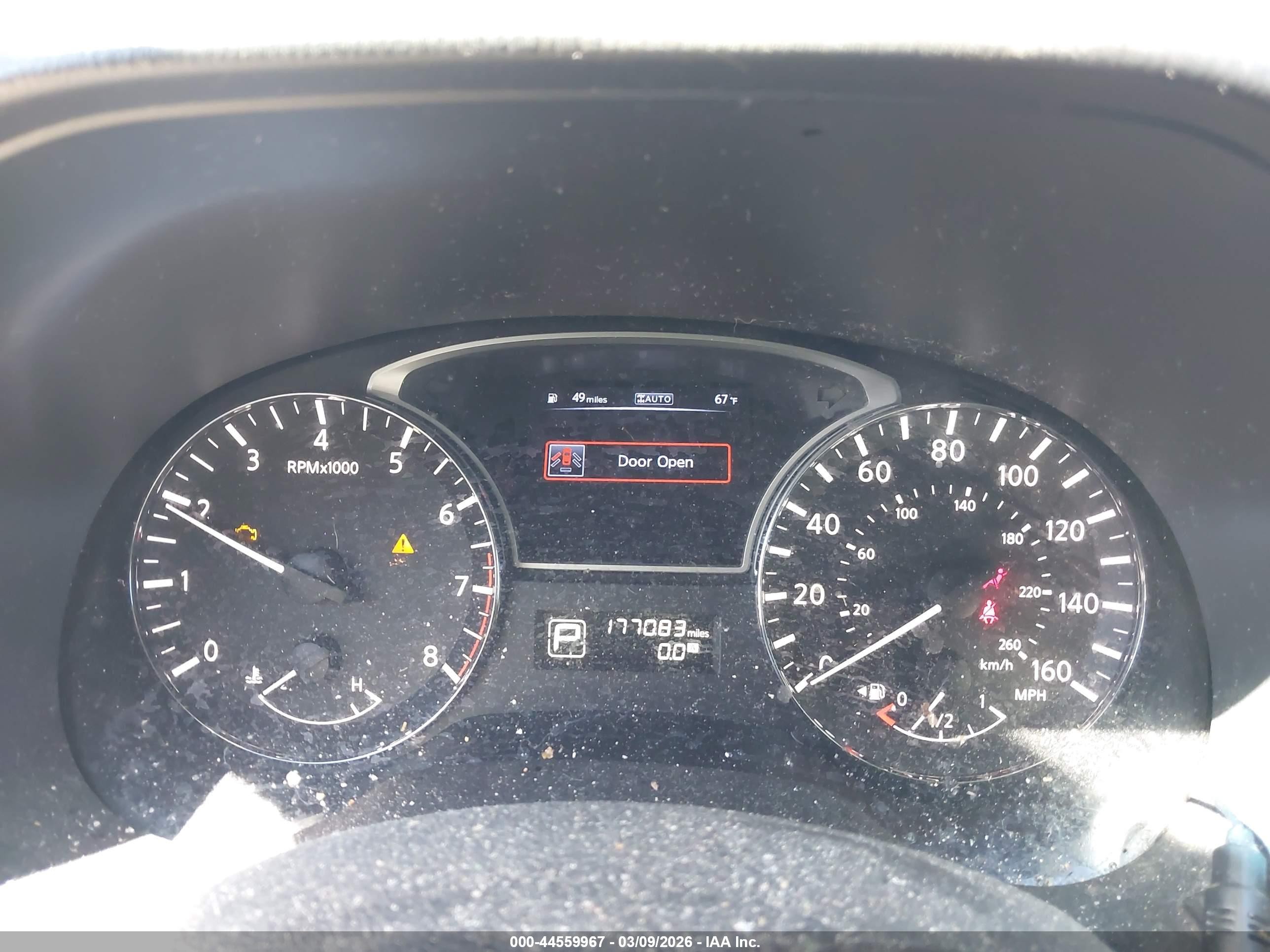 2014 Nissan Pathfinder Sv Silver vin: 5N1AR2MM0EC732892