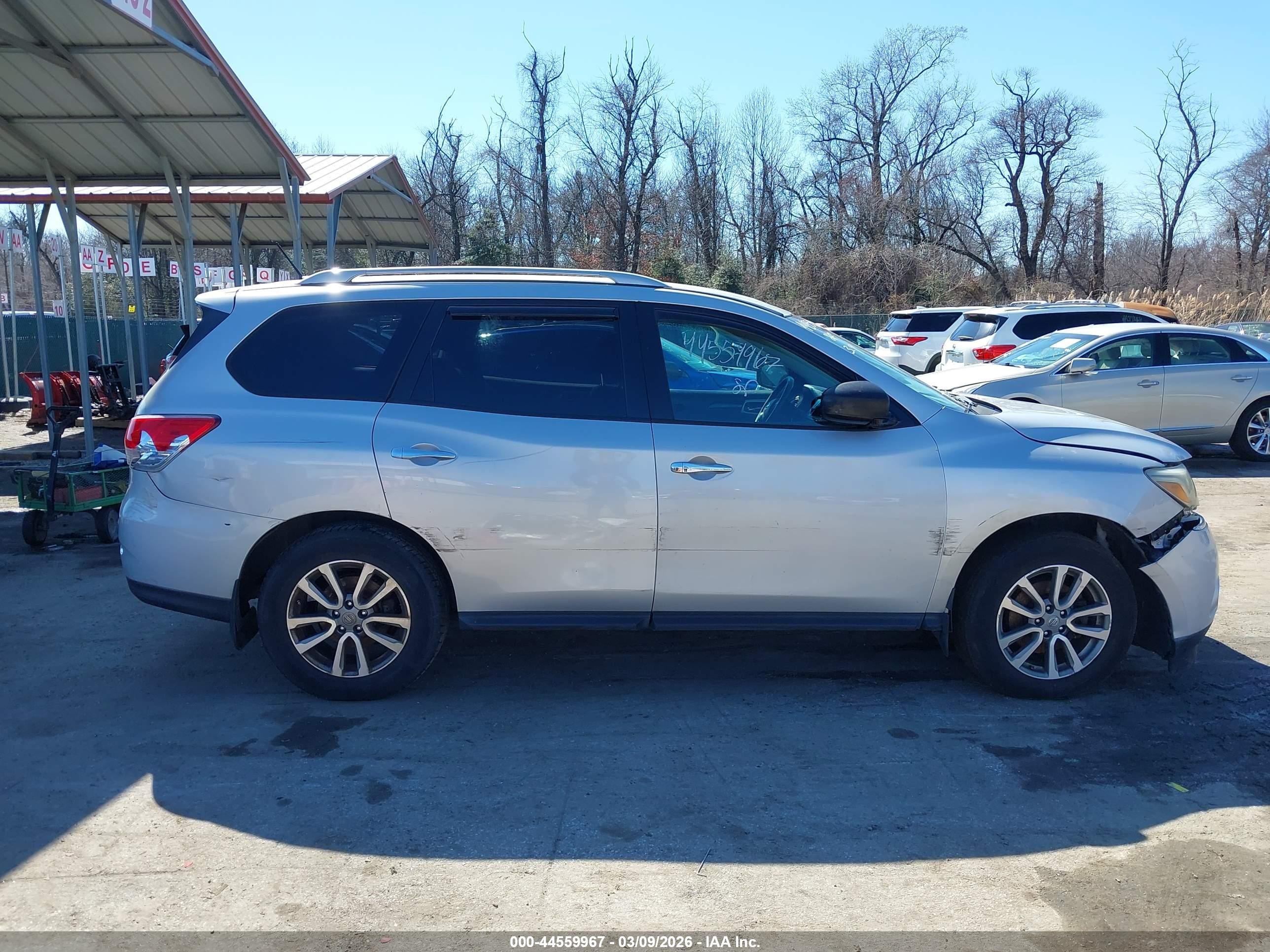 2014 Nissan Pathfinder Sv Silver vin: 5N1AR2MM0EC732892