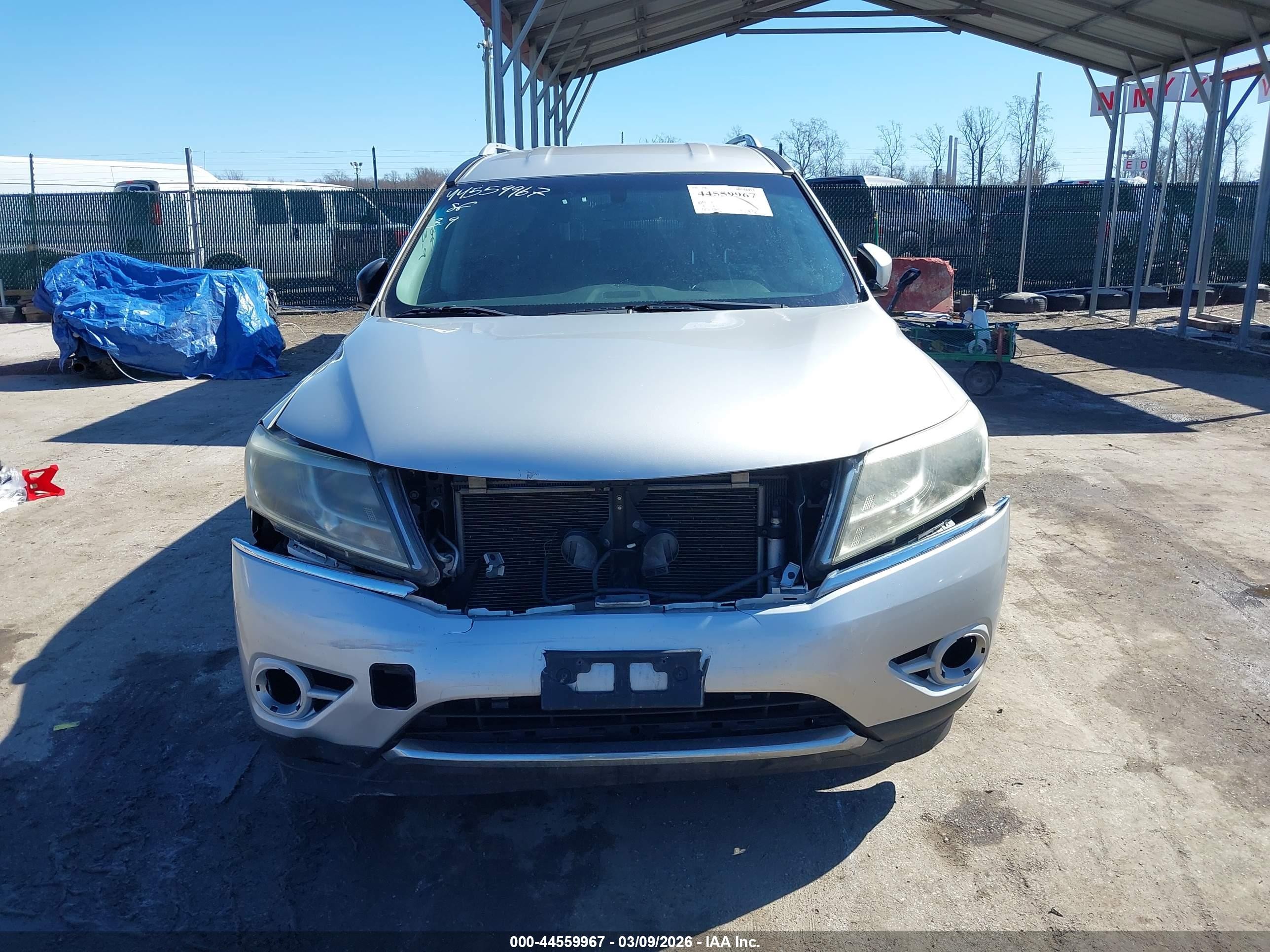 2014 Nissan Pathfinder Sv Silver vin: 5N1AR2MM0EC732892