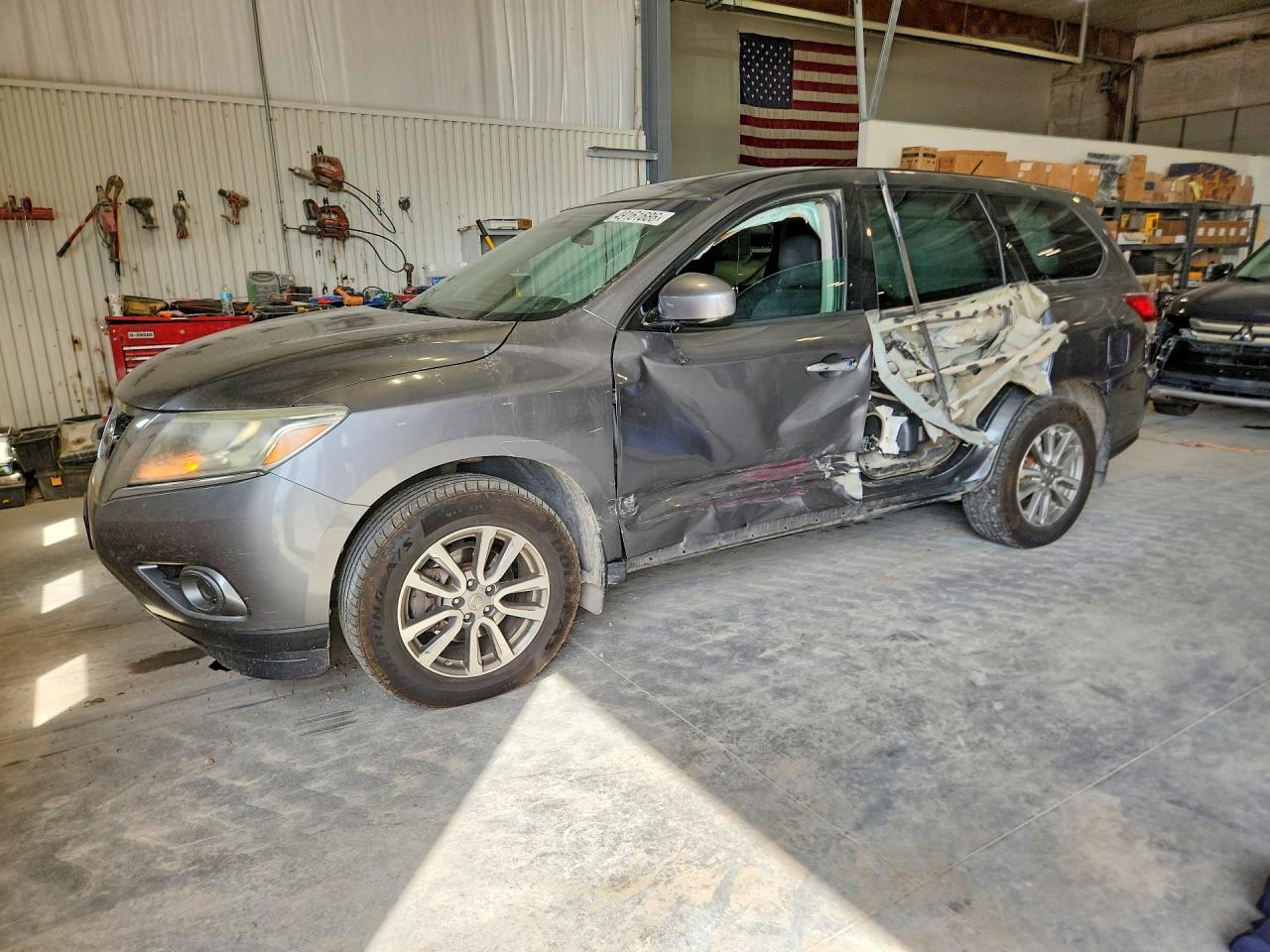 2015 Nissan Pathfinder S Серый vin: 5N1AR2MM0FC608493