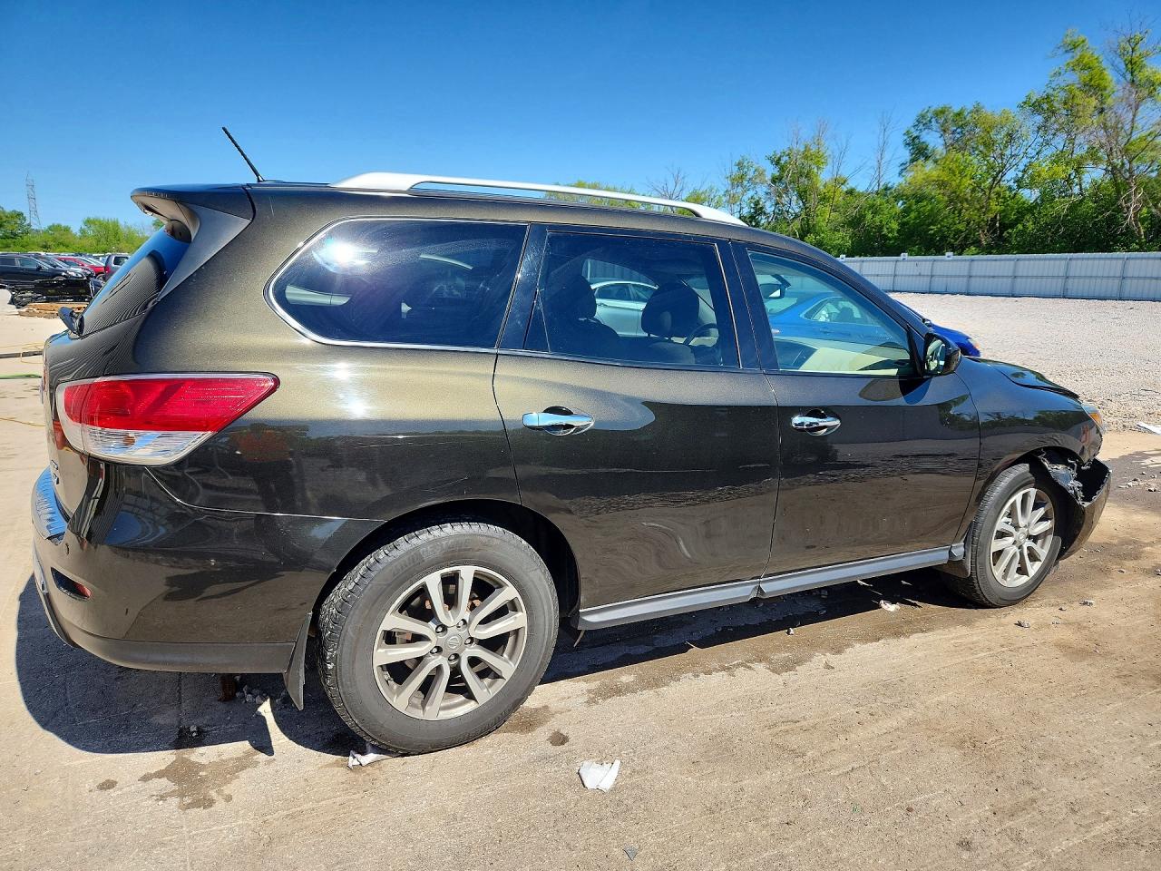 2015 Nissan Pathfinder Sv Gold vin: 5N1AR2MM0FC623706