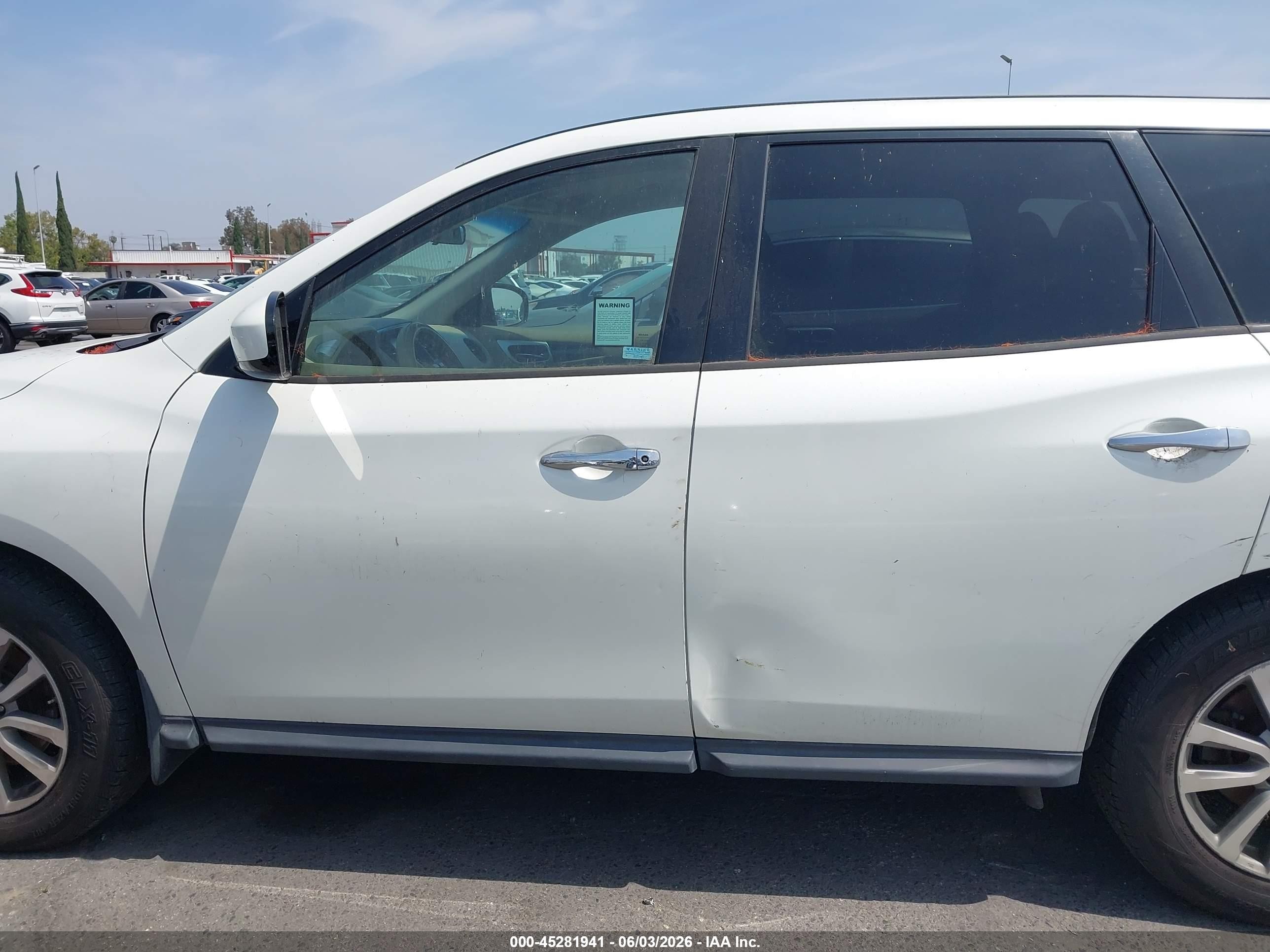 2015 Nissan Pathfinder S White vin: 5N1AR2MM0FC626721