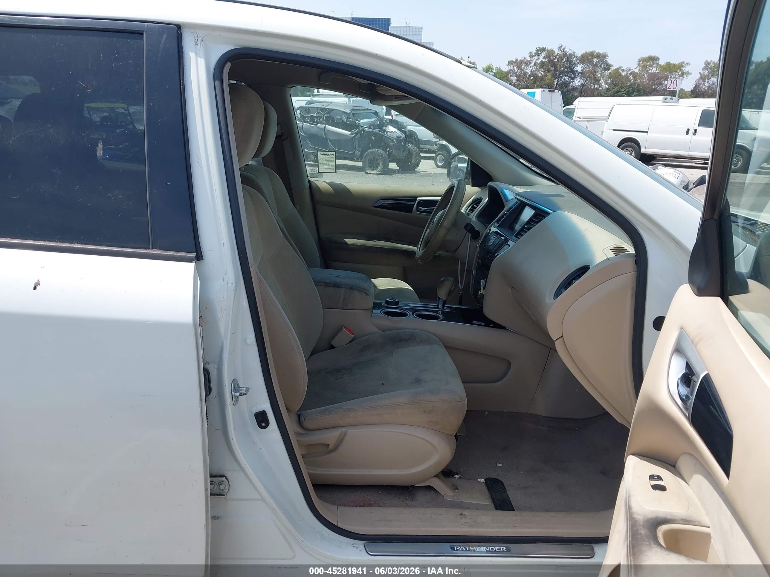 2015 Nissan Pathfinder S White vin: 5N1AR2MM0FC626721