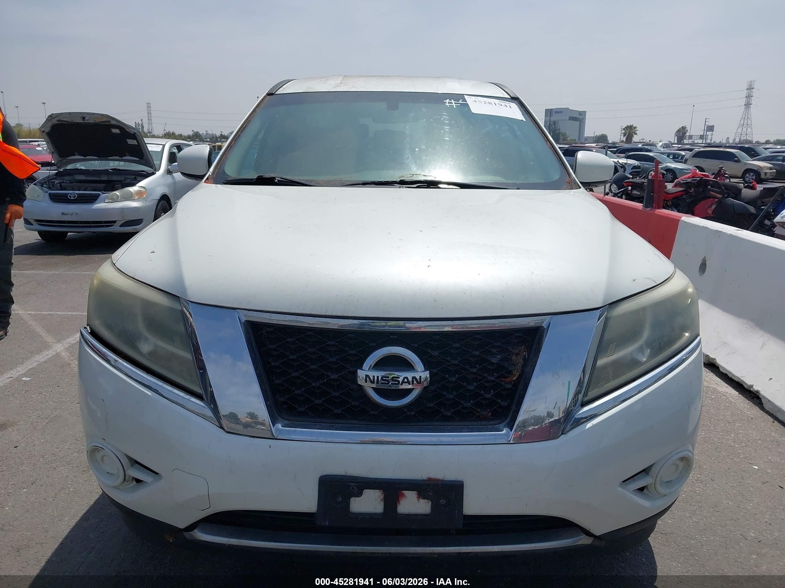 2015 Nissan Pathfinder S White vin: 5N1AR2MM0FC626721