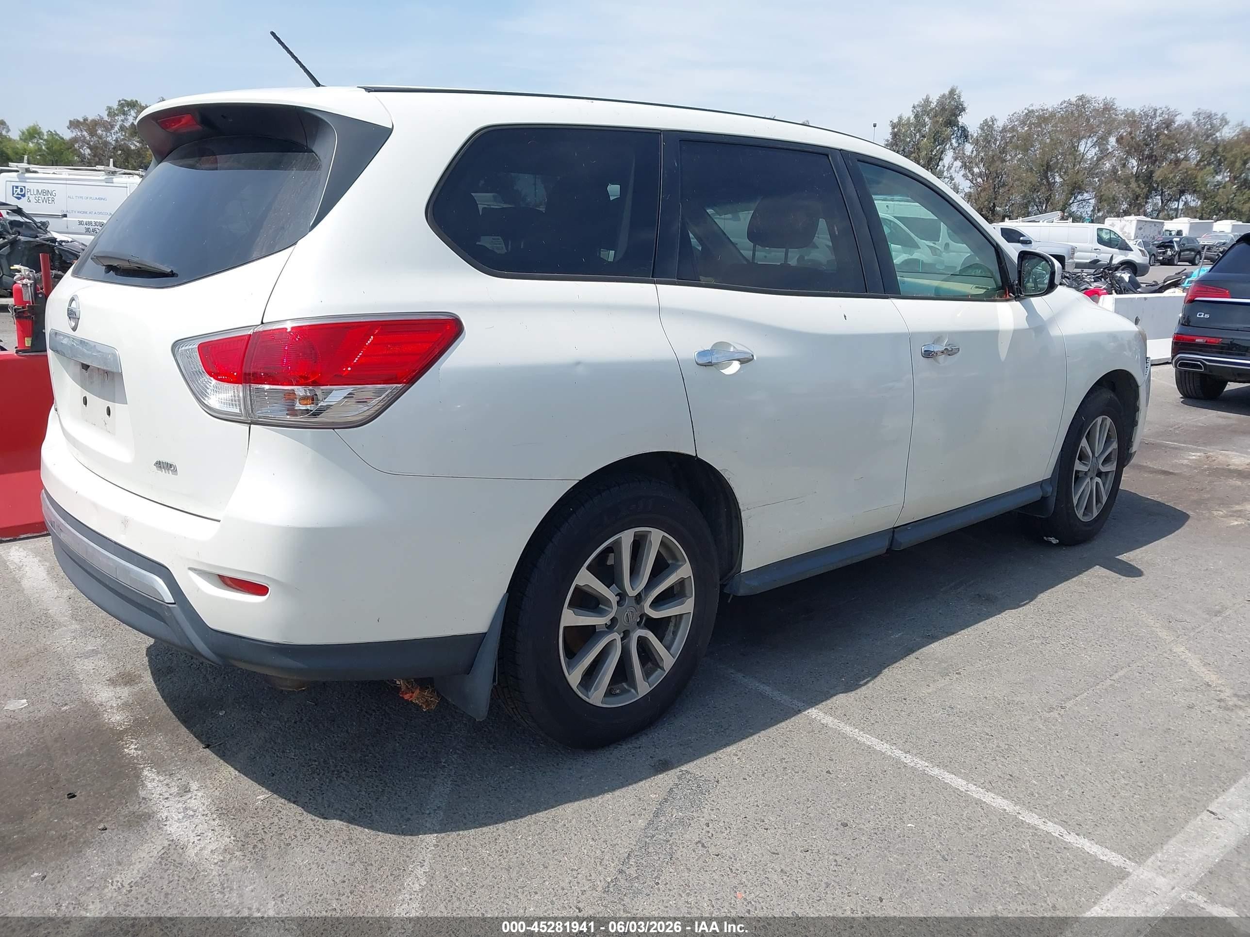 2015 Nissan Pathfinder S White vin: 5N1AR2MM0FC626721