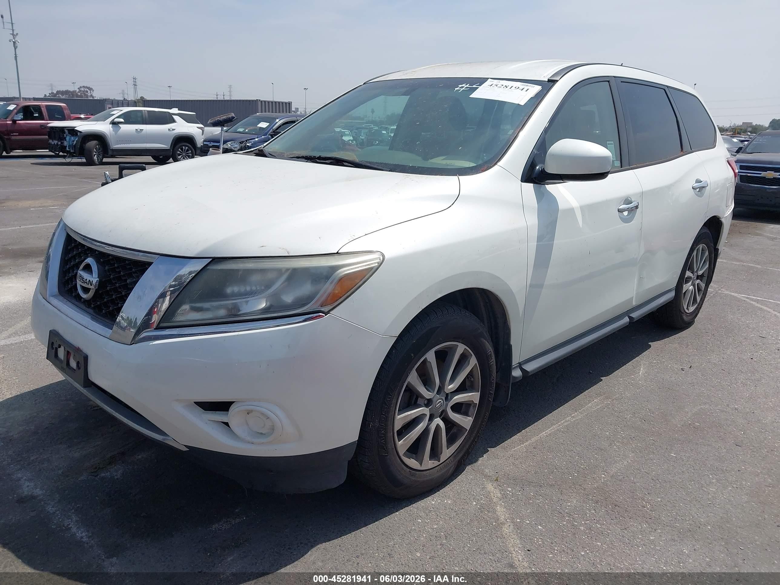 2015 Nissan Pathfinder S White vin: 5N1AR2MM0FC626721