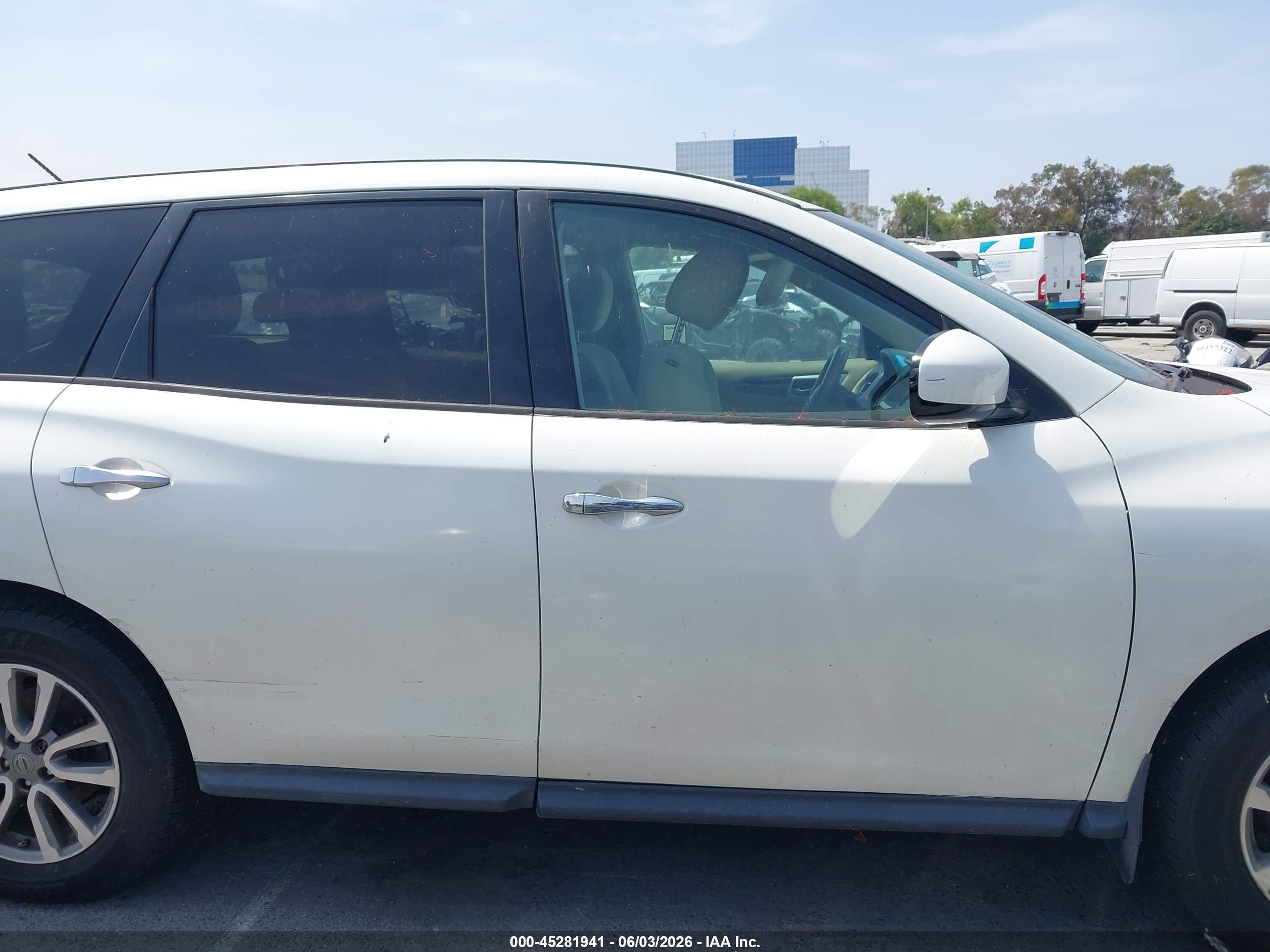 2015 Nissan Pathfinder S White vin: 5N1AR2MM0FC626721
