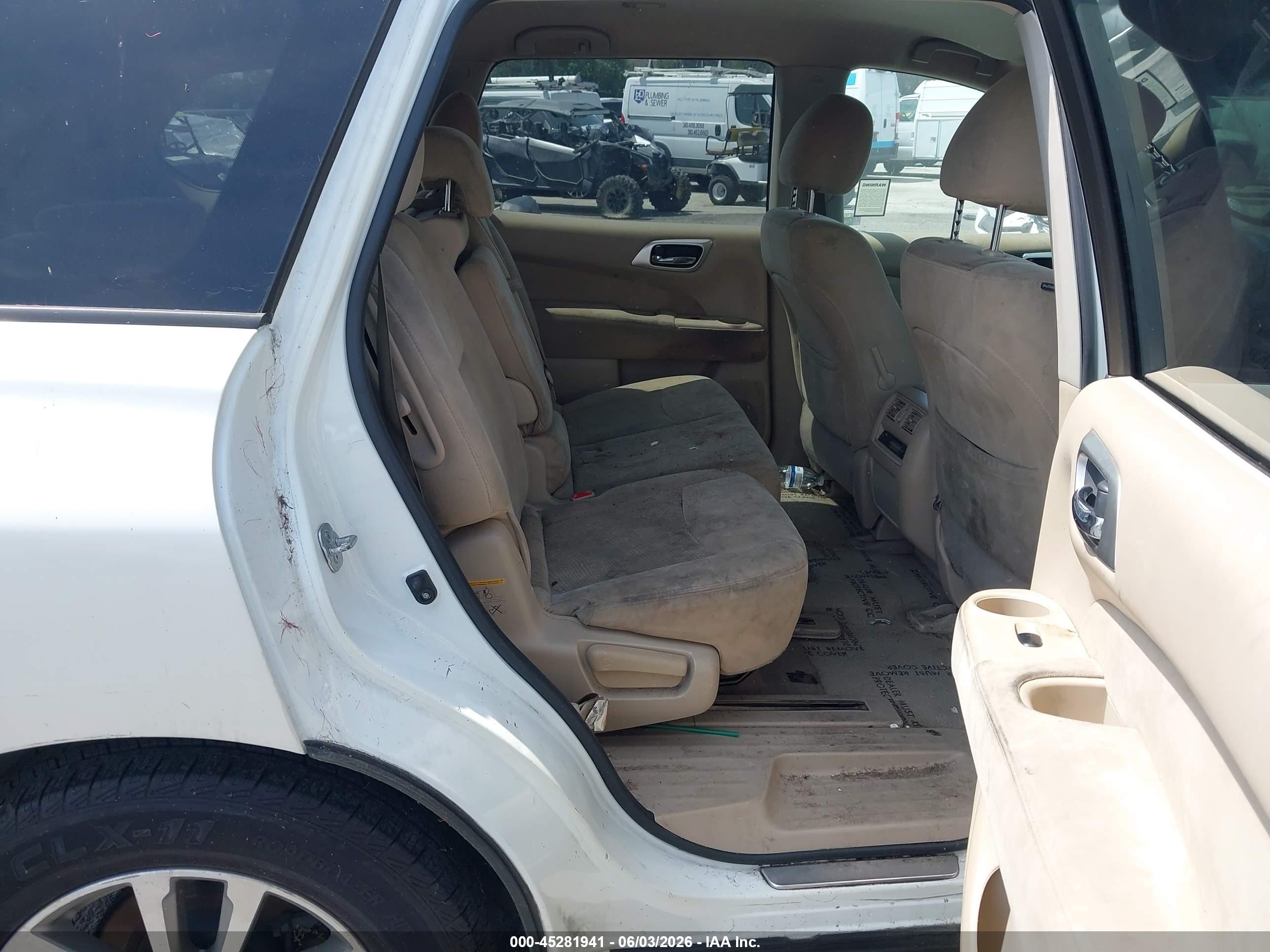 2015 Nissan Pathfinder S White vin: 5N1AR2MM0FC626721