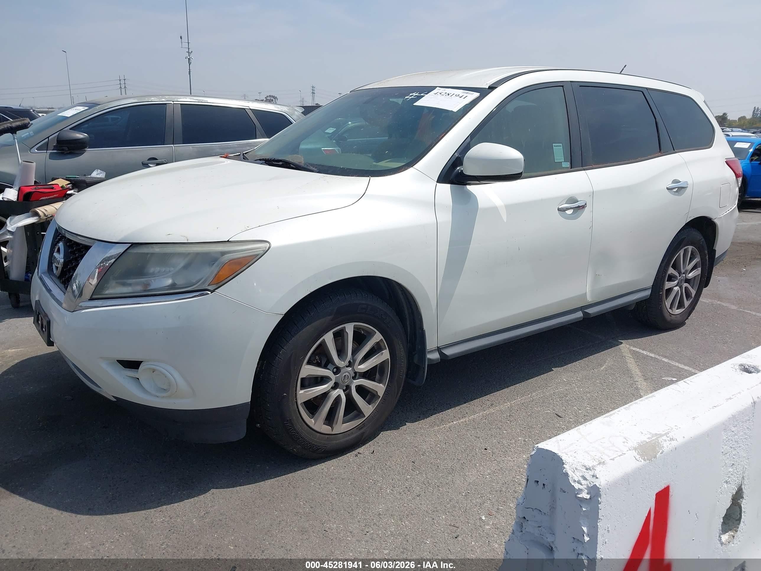 2015 Nissan Pathfinder S White vin: 5N1AR2MM0FC626721
