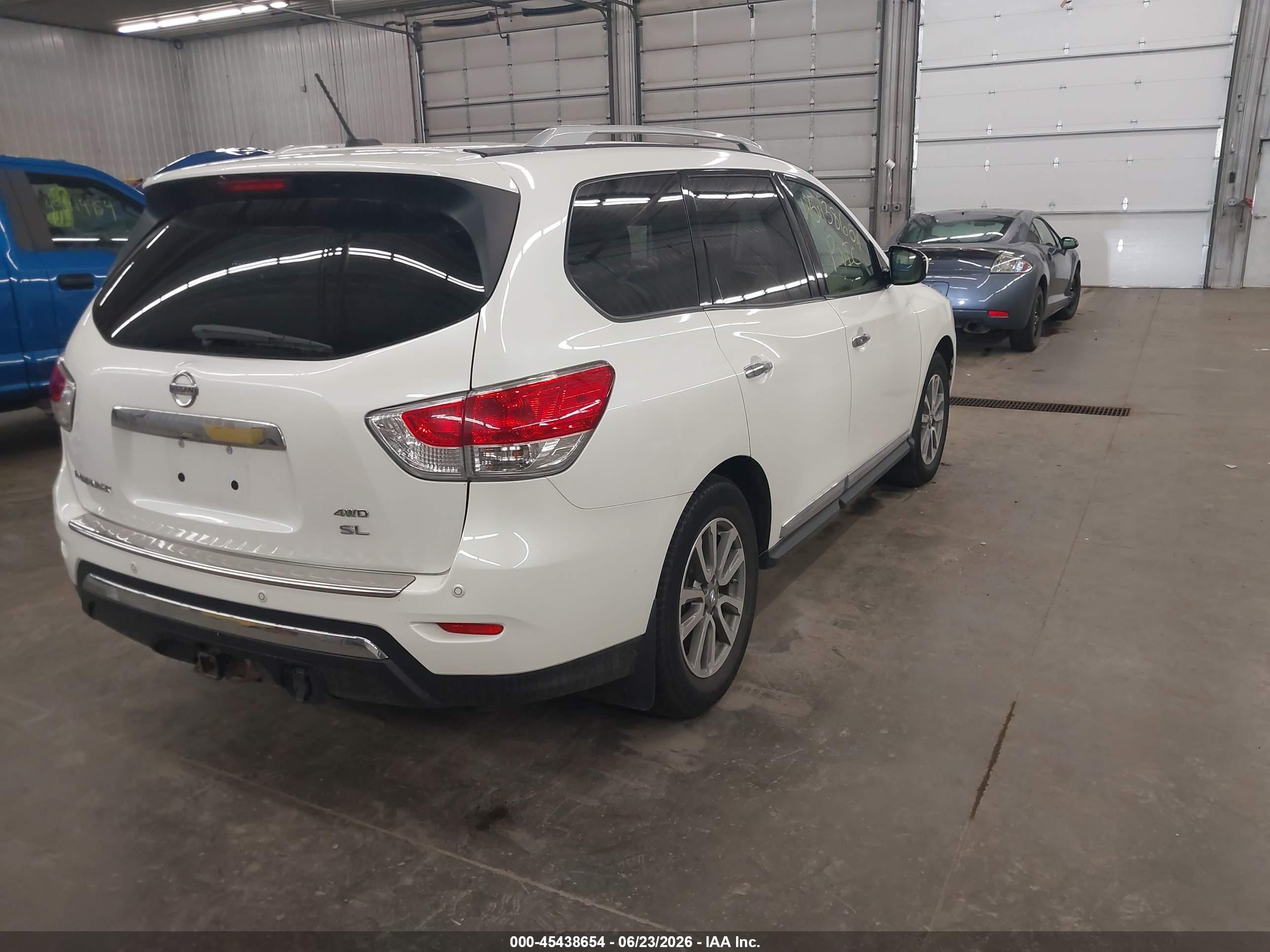 2015 Nissan Pathfinder Sl White vin: 5N1AR2MM0FC633846