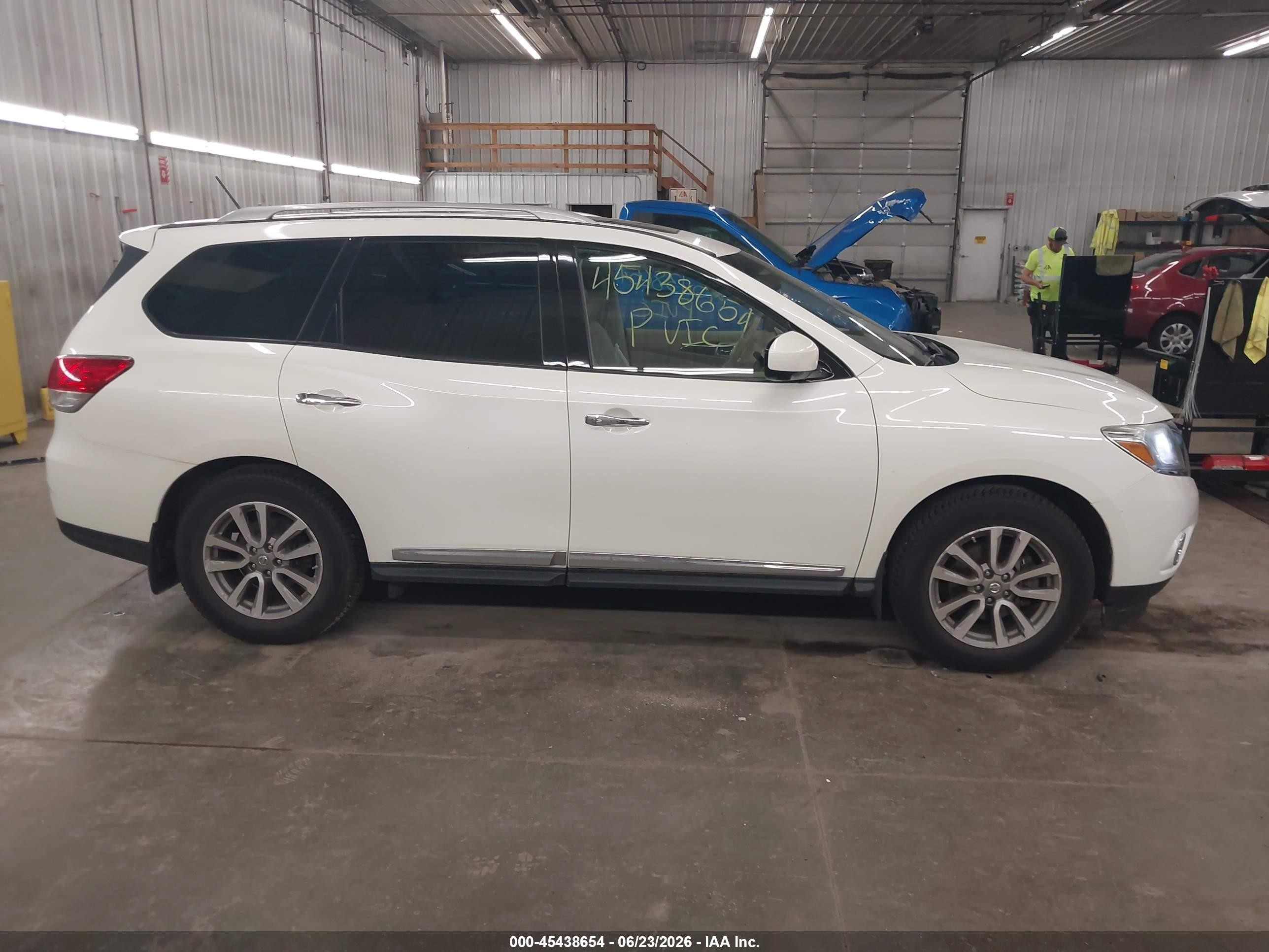2015 Nissan Pathfinder Sl White vin: 5N1AR2MM0FC633846