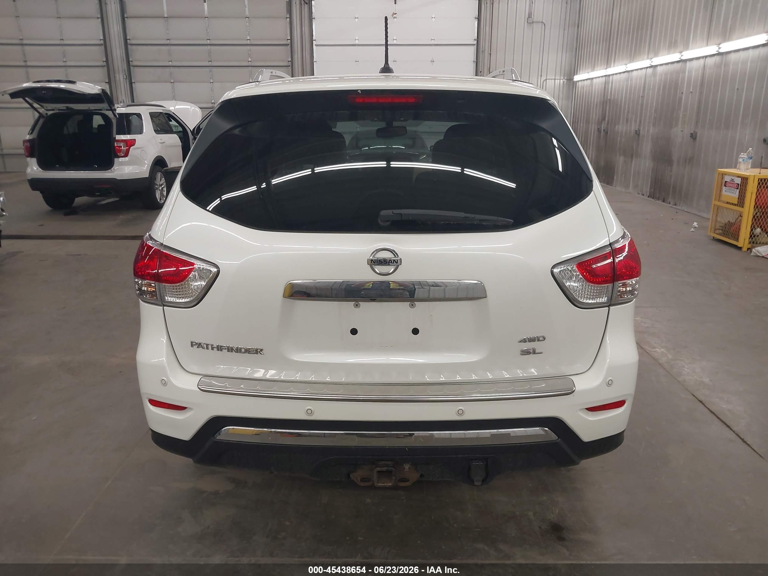 2015 Nissan Pathfinder Sl White vin: 5N1AR2MM0FC633846