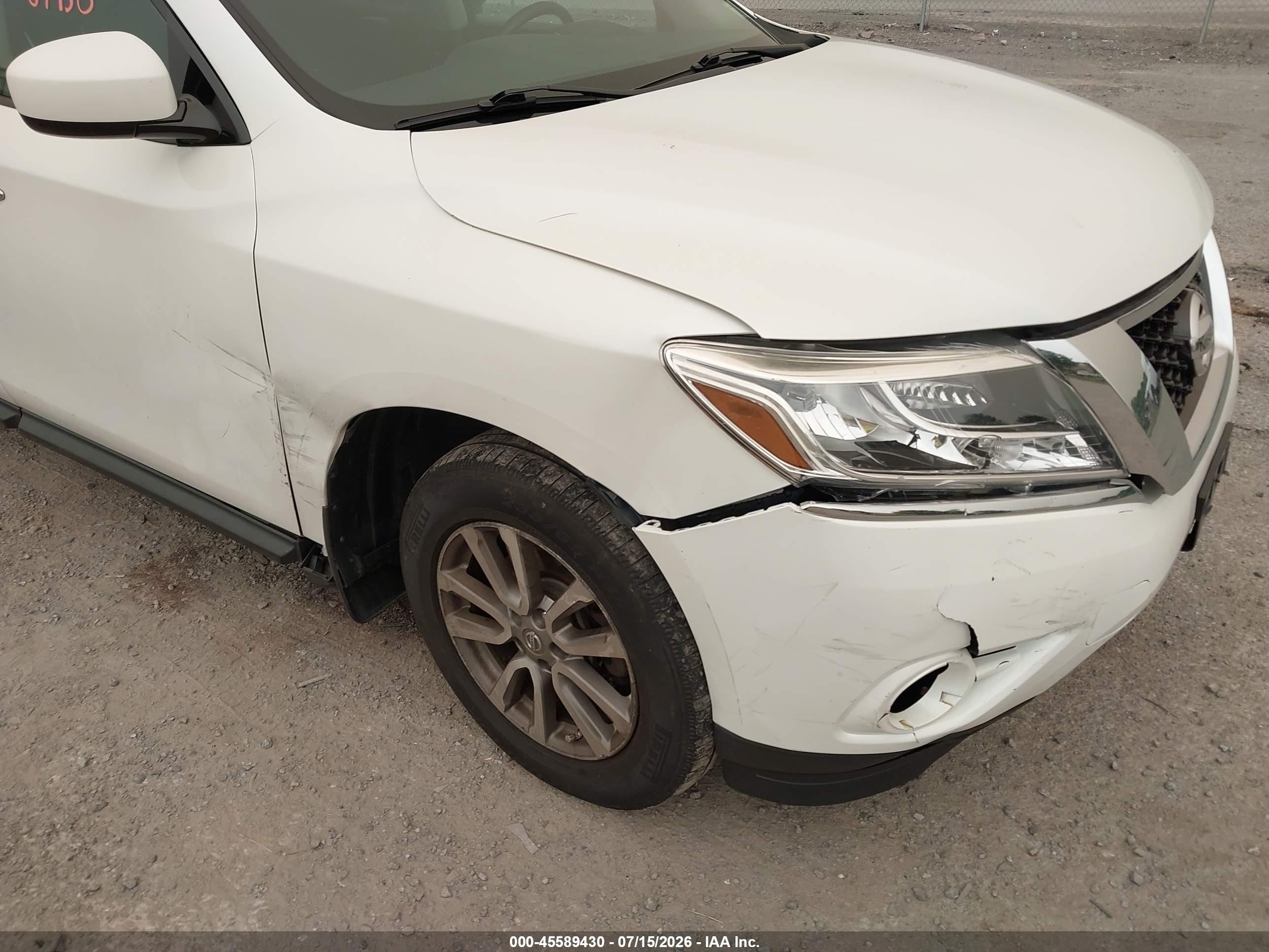 2015 Nissan Pathfinder S White vin: 5N1AR2MM0FC640182