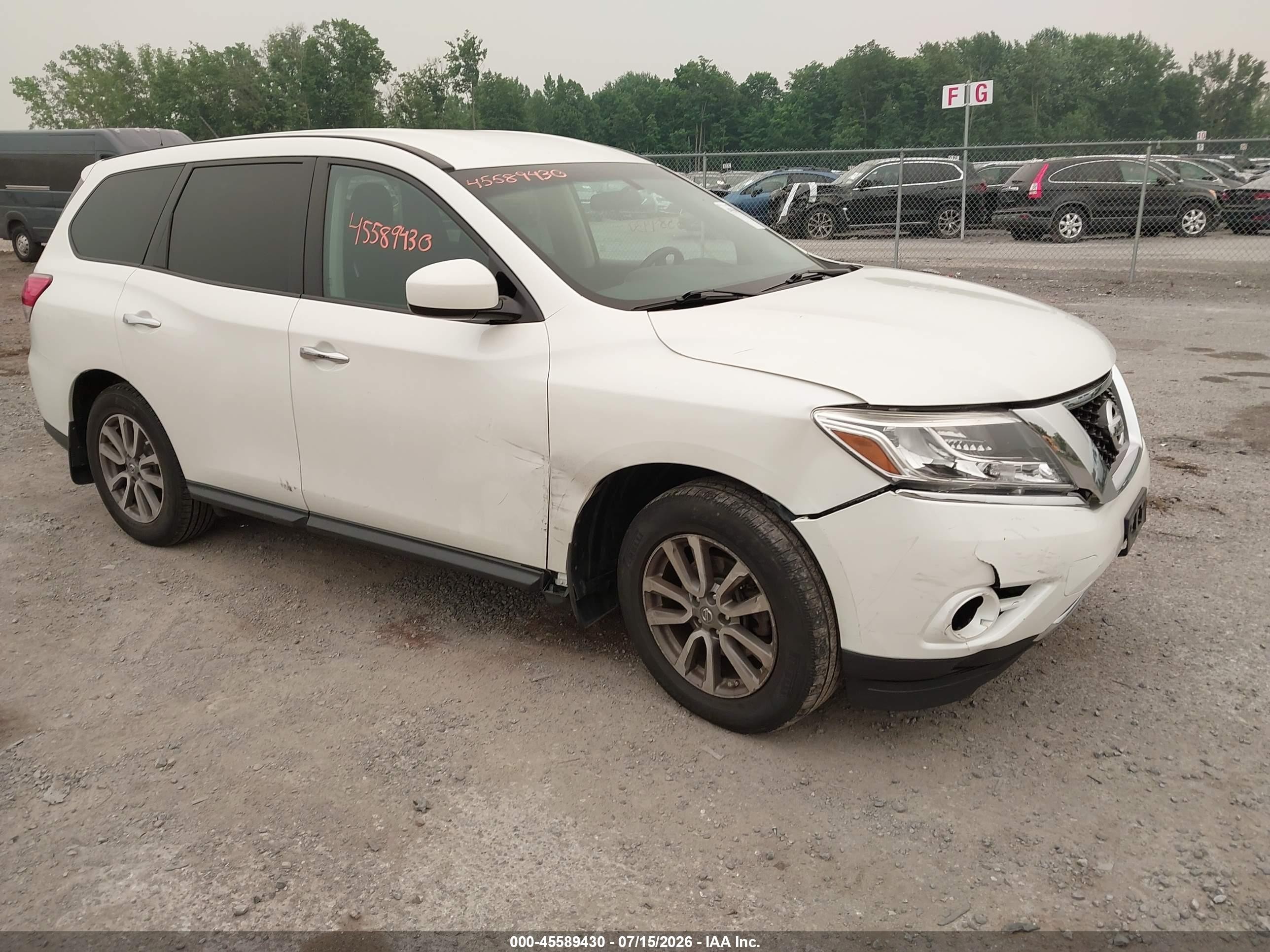 2015 Nissan Pathfinder S White vin: 5N1AR2MM0FC640182