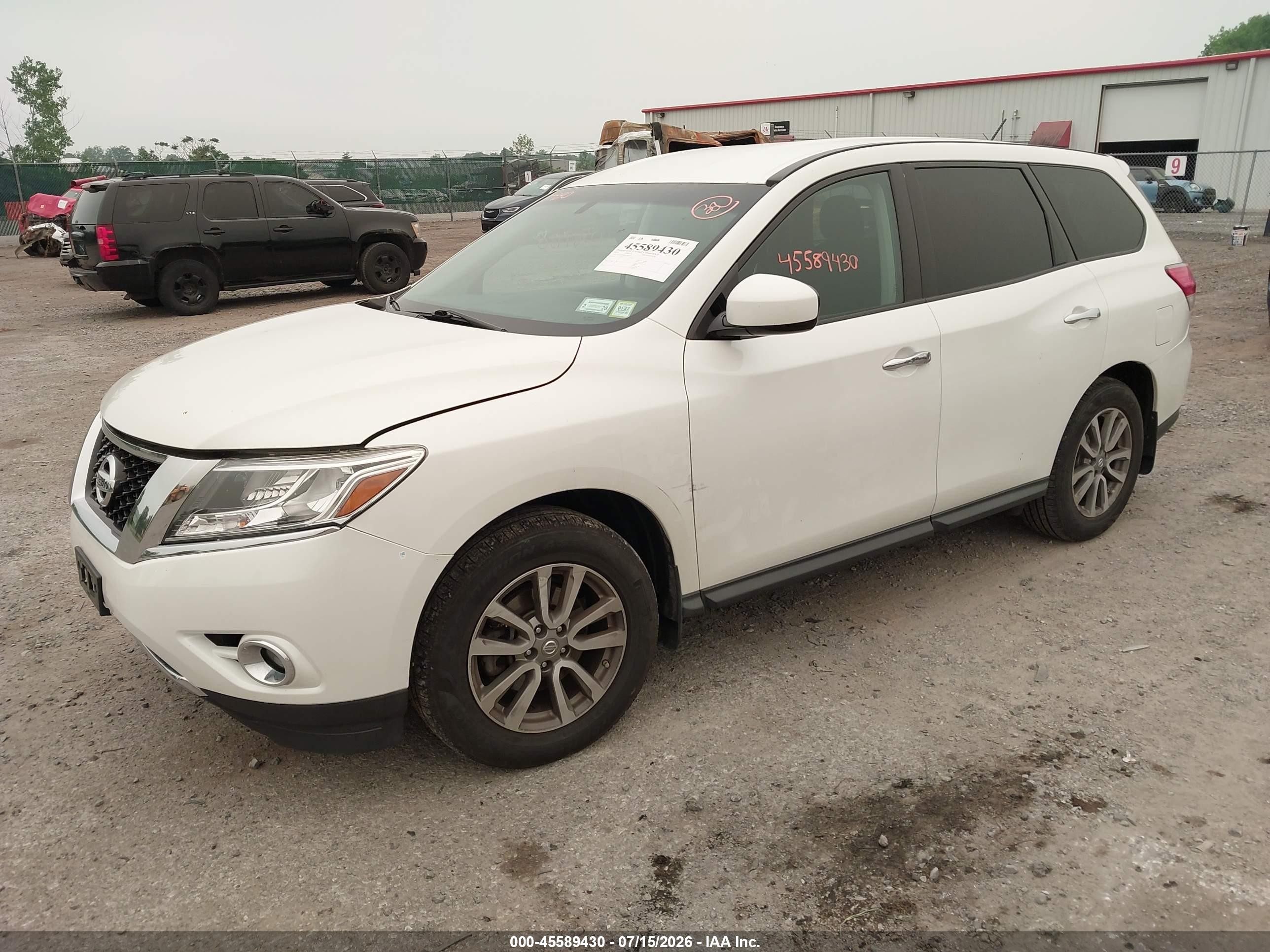 2015 Nissan Pathfinder S White vin: 5N1AR2MM0FC640182