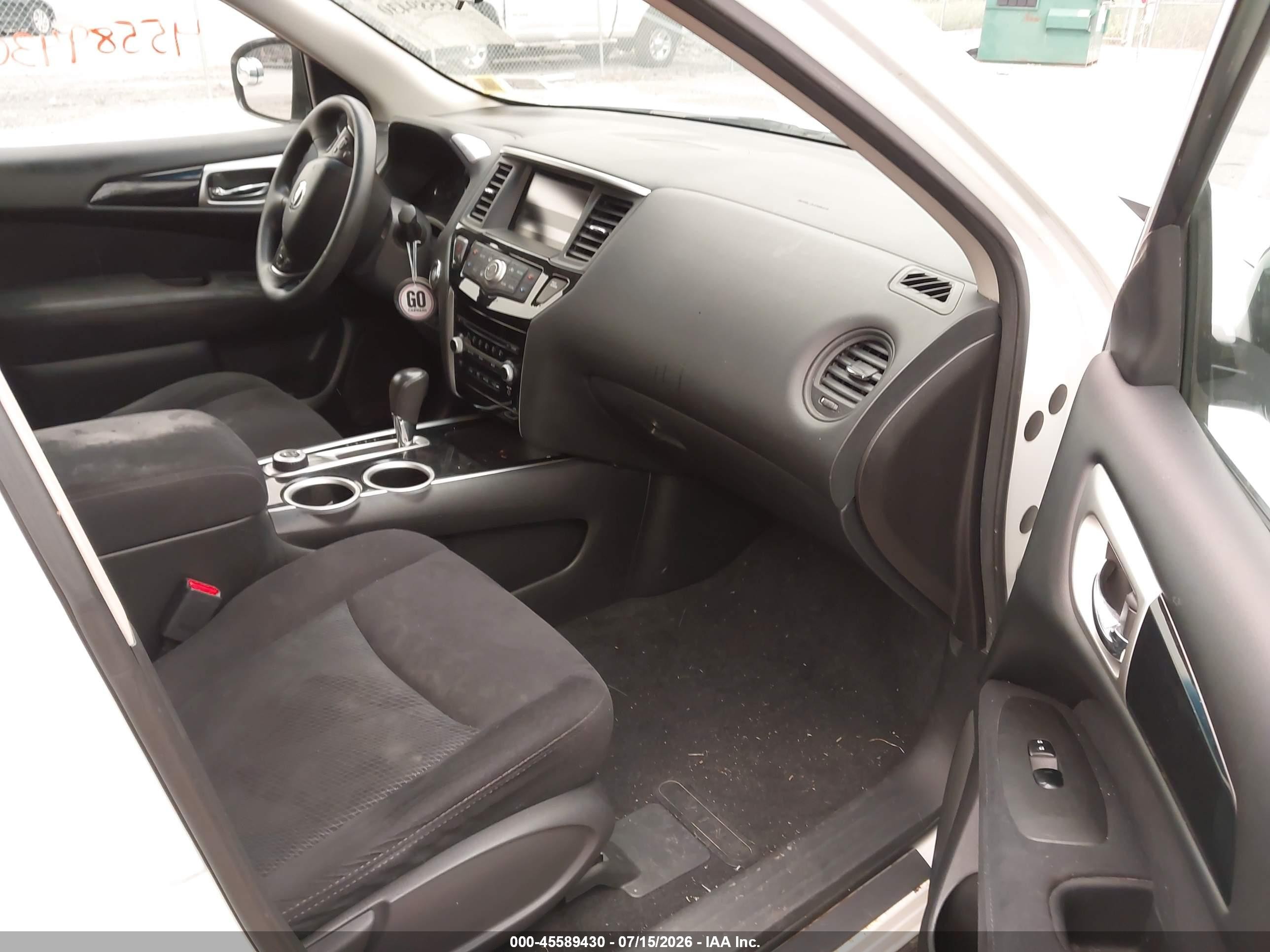 2015 Nissan Pathfinder S White vin: 5N1AR2MM0FC640182