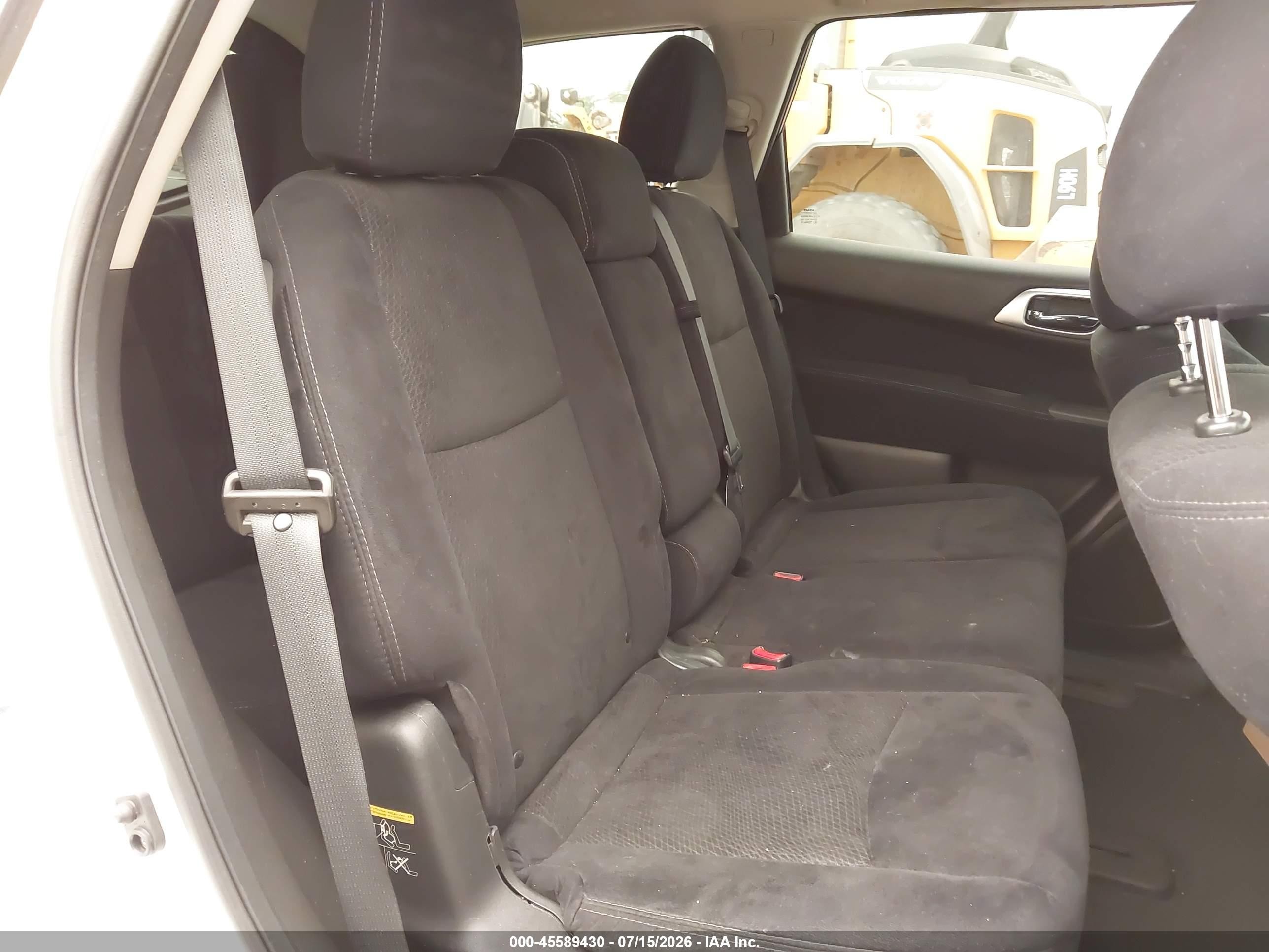 2015 Nissan Pathfinder S White vin: 5N1AR2MM0FC640182