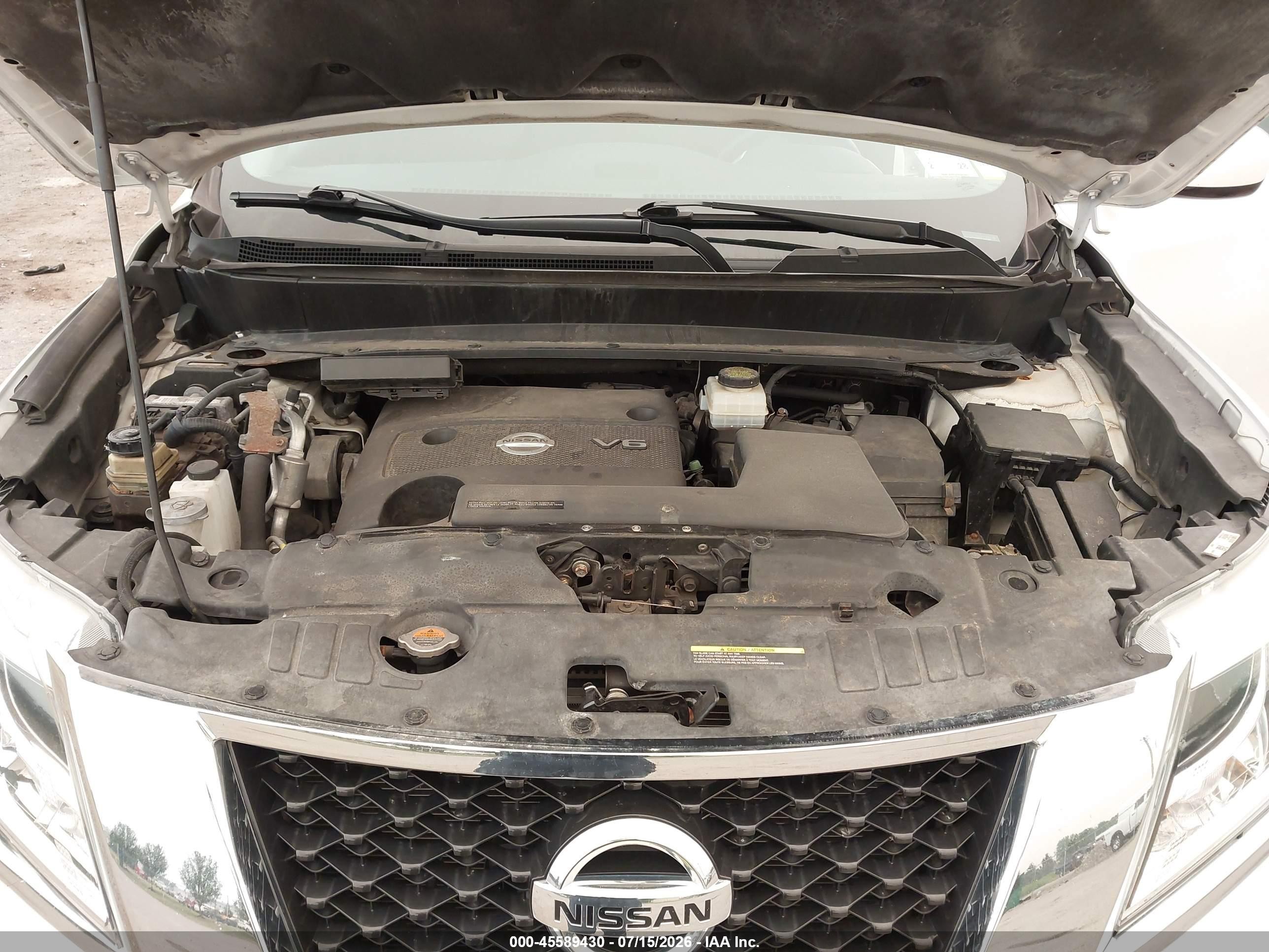 2015 Nissan Pathfinder S White vin: 5N1AR2MM0FC640182