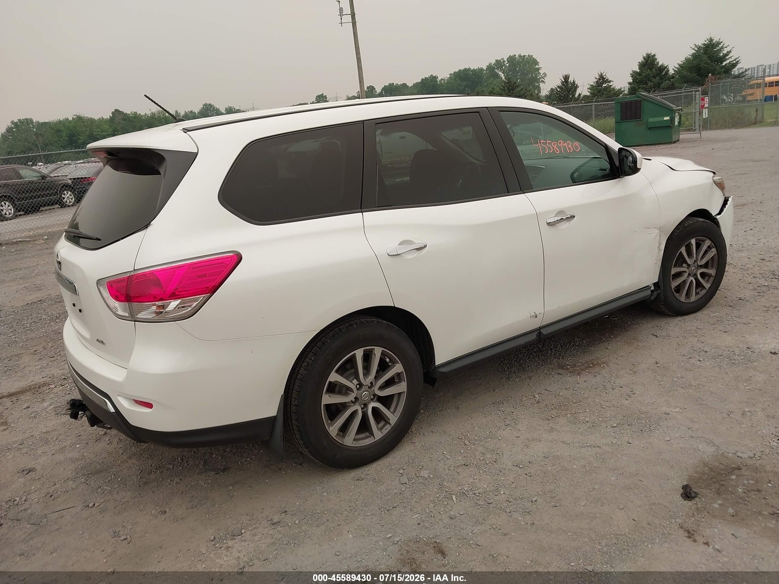 2015 Nissan Pathfinder S White vin: 5N1AR2MM0FC640182