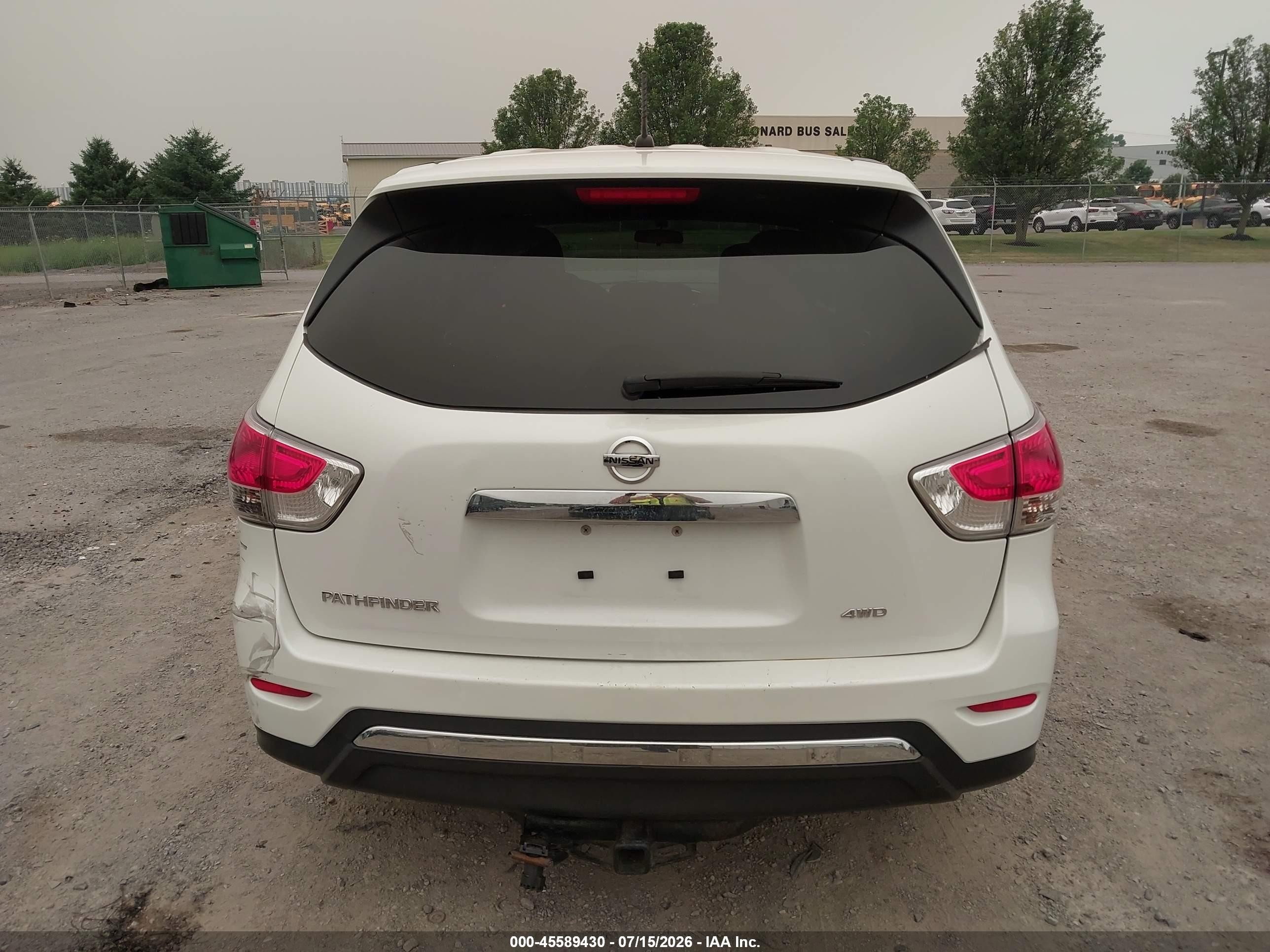 2015 Nissan Pathfinder S White vin: 5N1AR2MM0FC640182