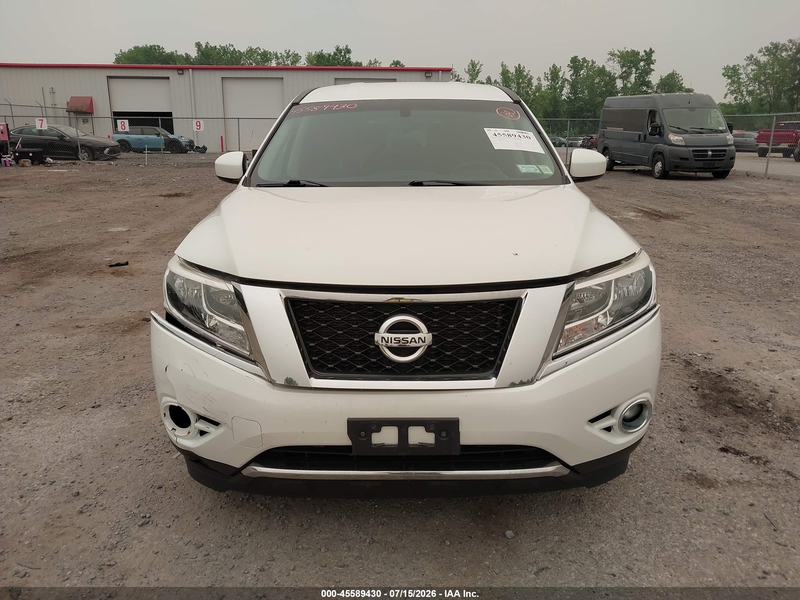 2015 Nissan Pathfinder S White vin: 5N1AR2MM0FC640182