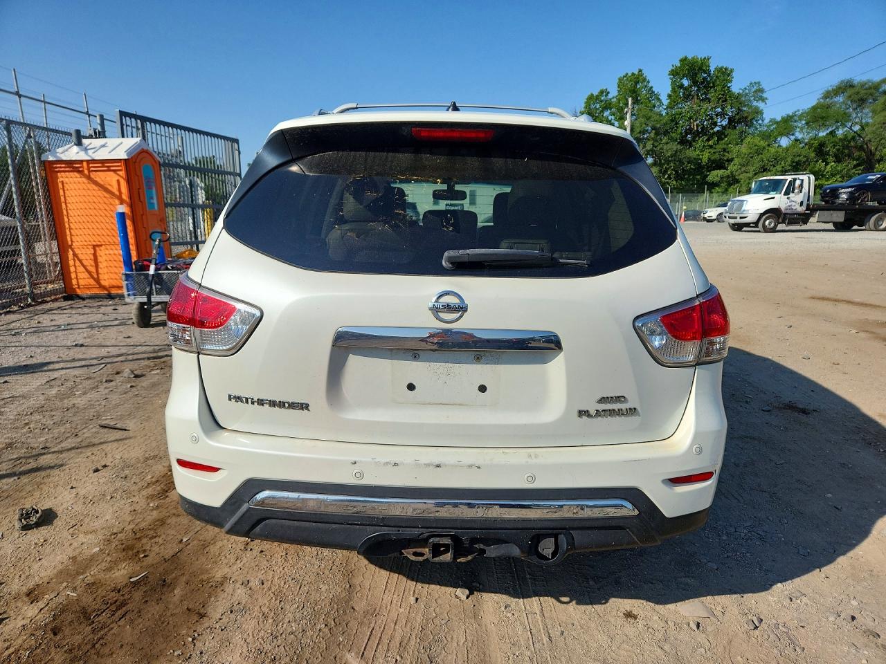 2015 Nissan Pathfinder S White vin: 5N1AR2MM0FC655183