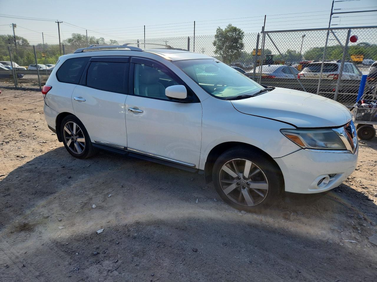2015 Nissan Pathfinder S White vin: 5N1AR2MM0FC655183