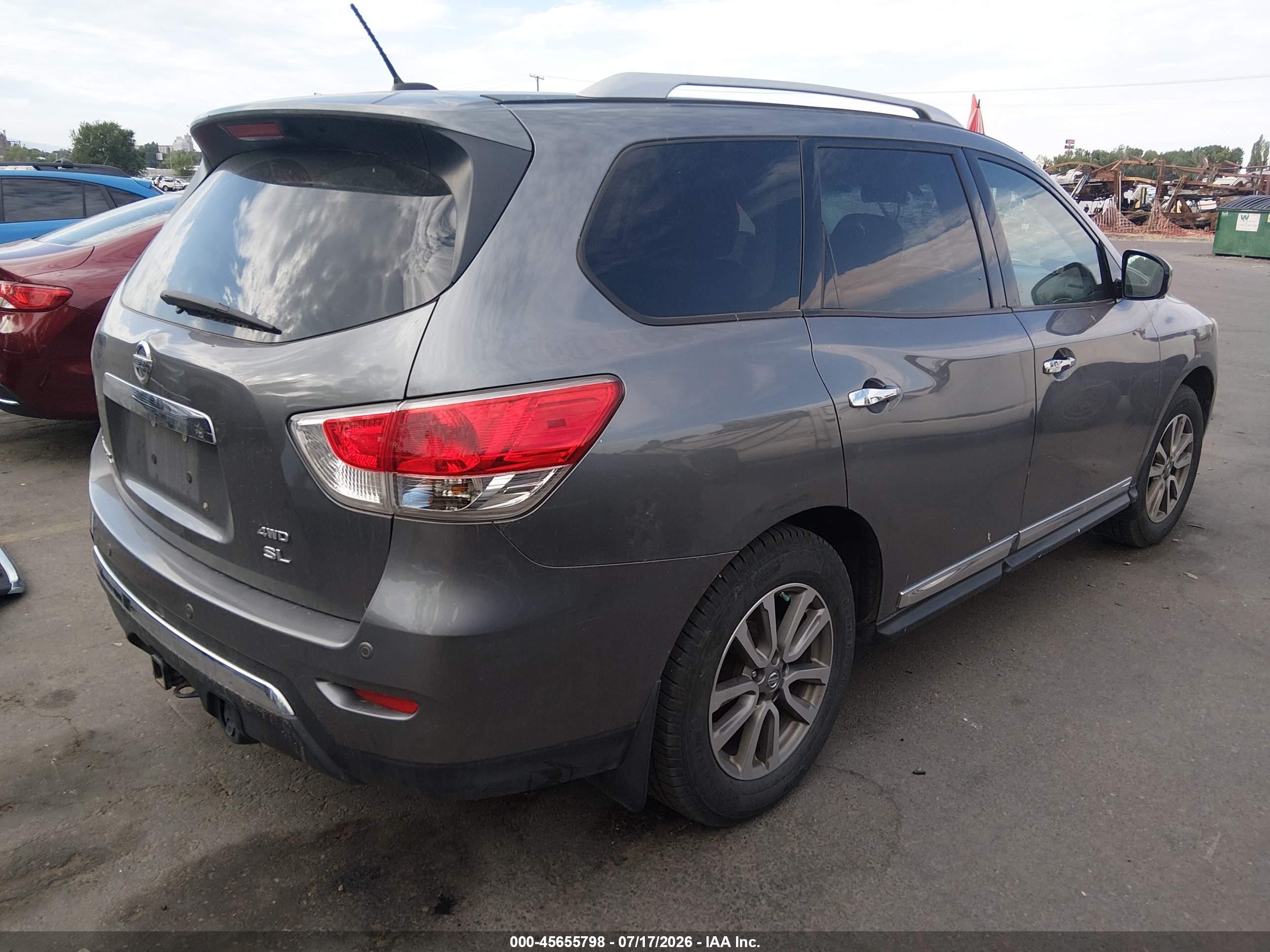 2015 Nissan Pathfinder Sl Серебряный vin: 5N1AR2MM0FC675773