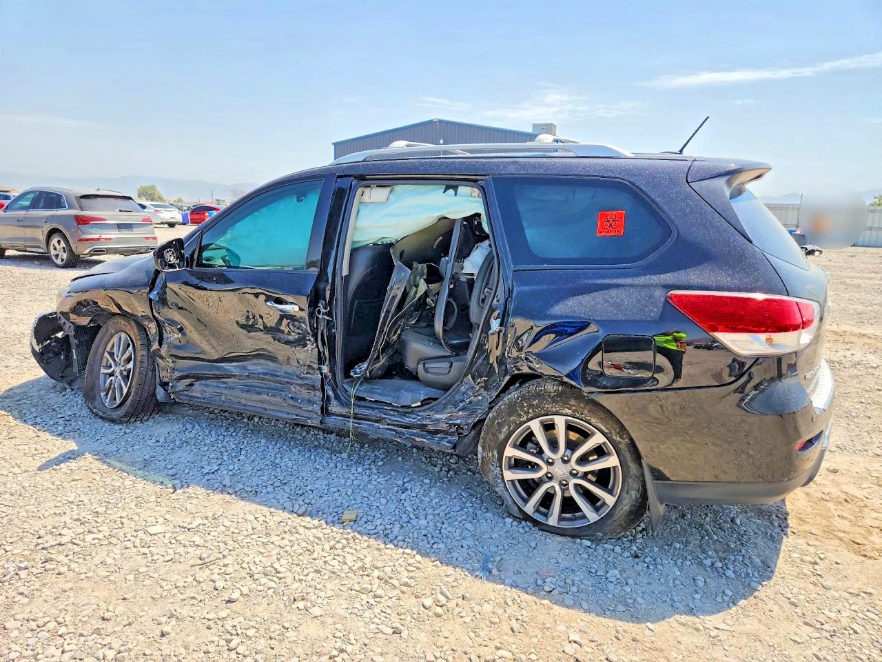 2015 Nissan Pathfinder Sl Черный vin: 5N1AR2MM0FC705869