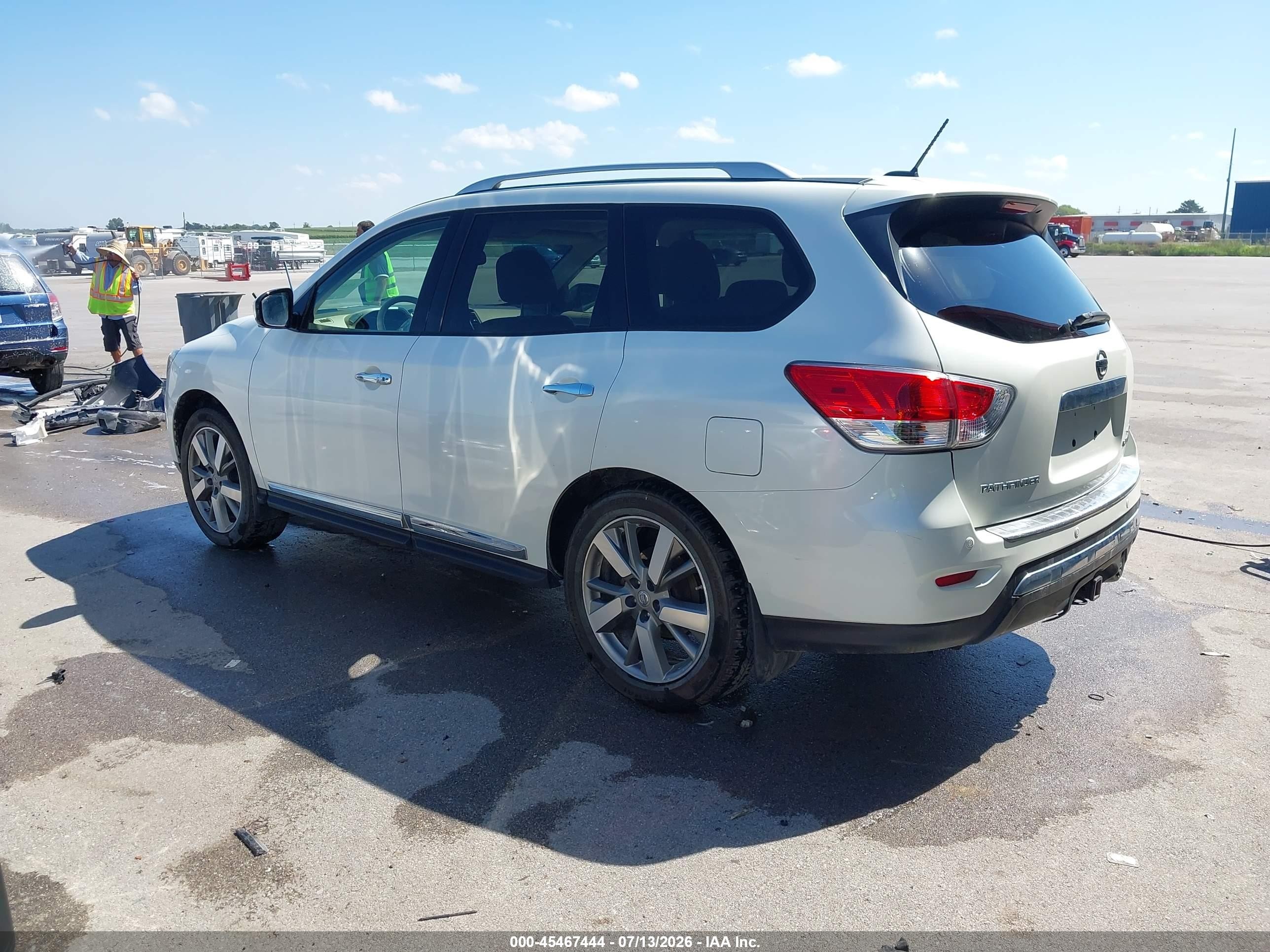2015 Nissan Pathfinder Platinum White vin: 5N1AR2MM0FC710313