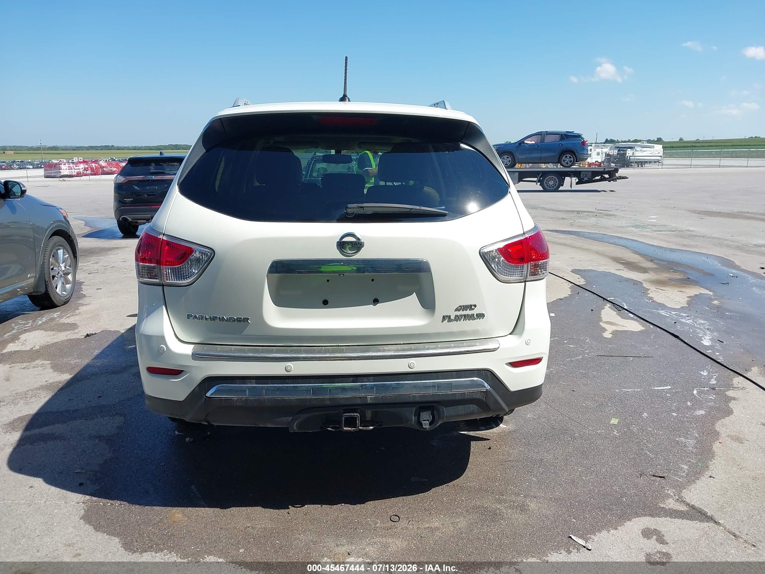 2015 Nissan Pathfinder Platinum White vin: 5N1AR2MM0FC710313