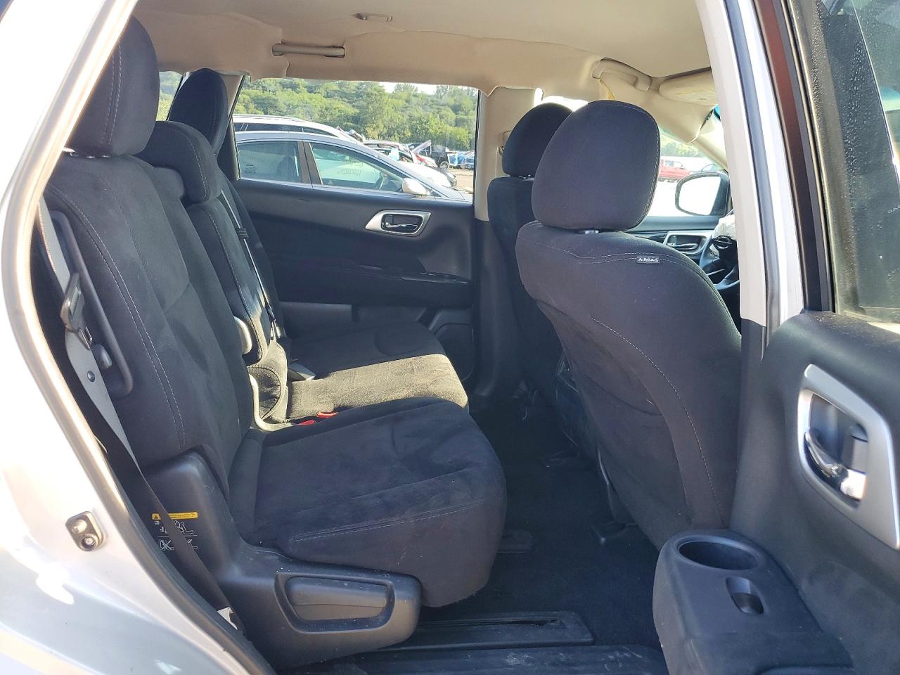 2015 Nissan Pathfinder Sv Silver vin: 5N1AR2MM0FC714118