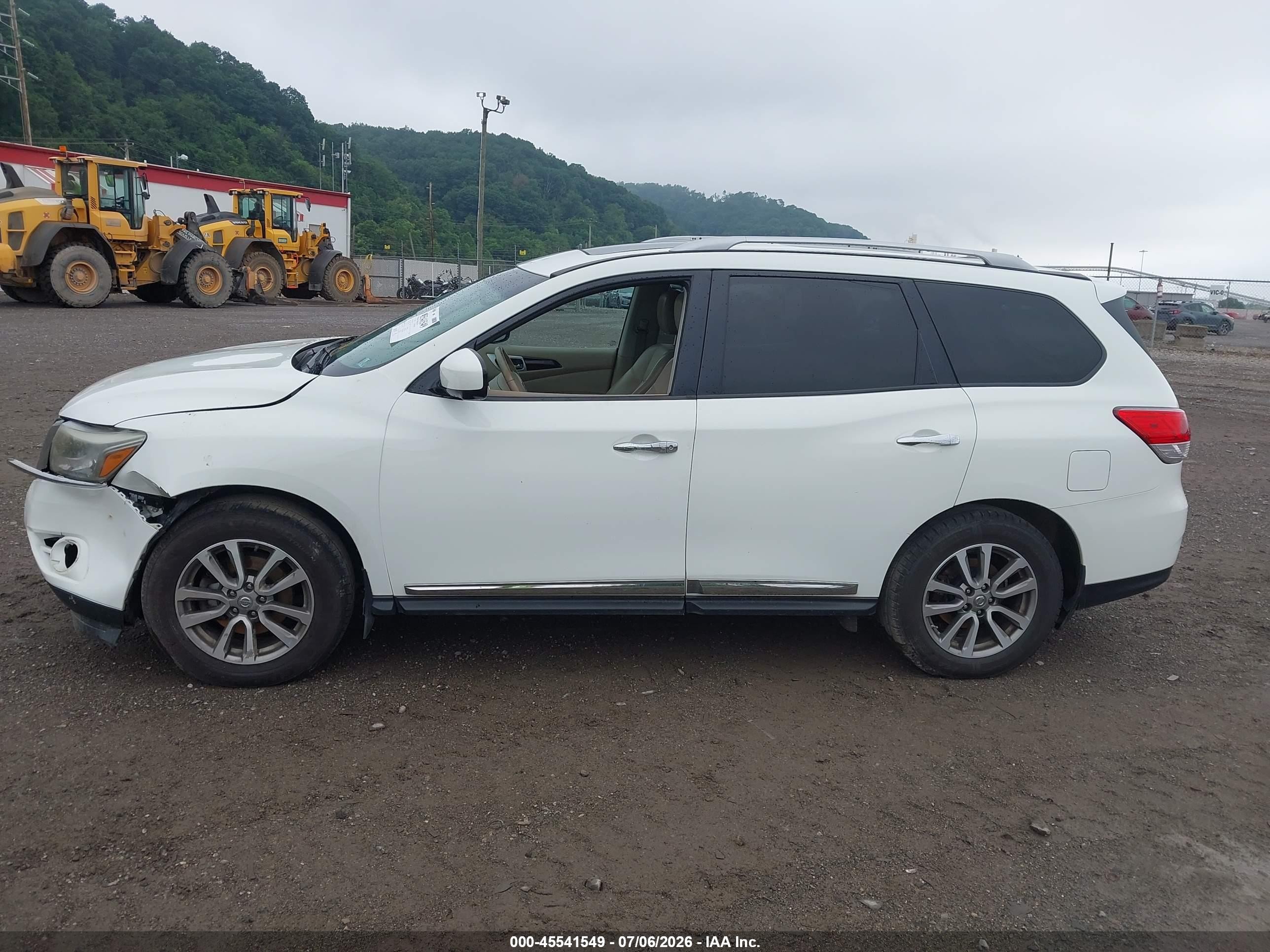 2015 Nissan Pathfinder Sl Белый vin: 5N1AR2MM0FC715625