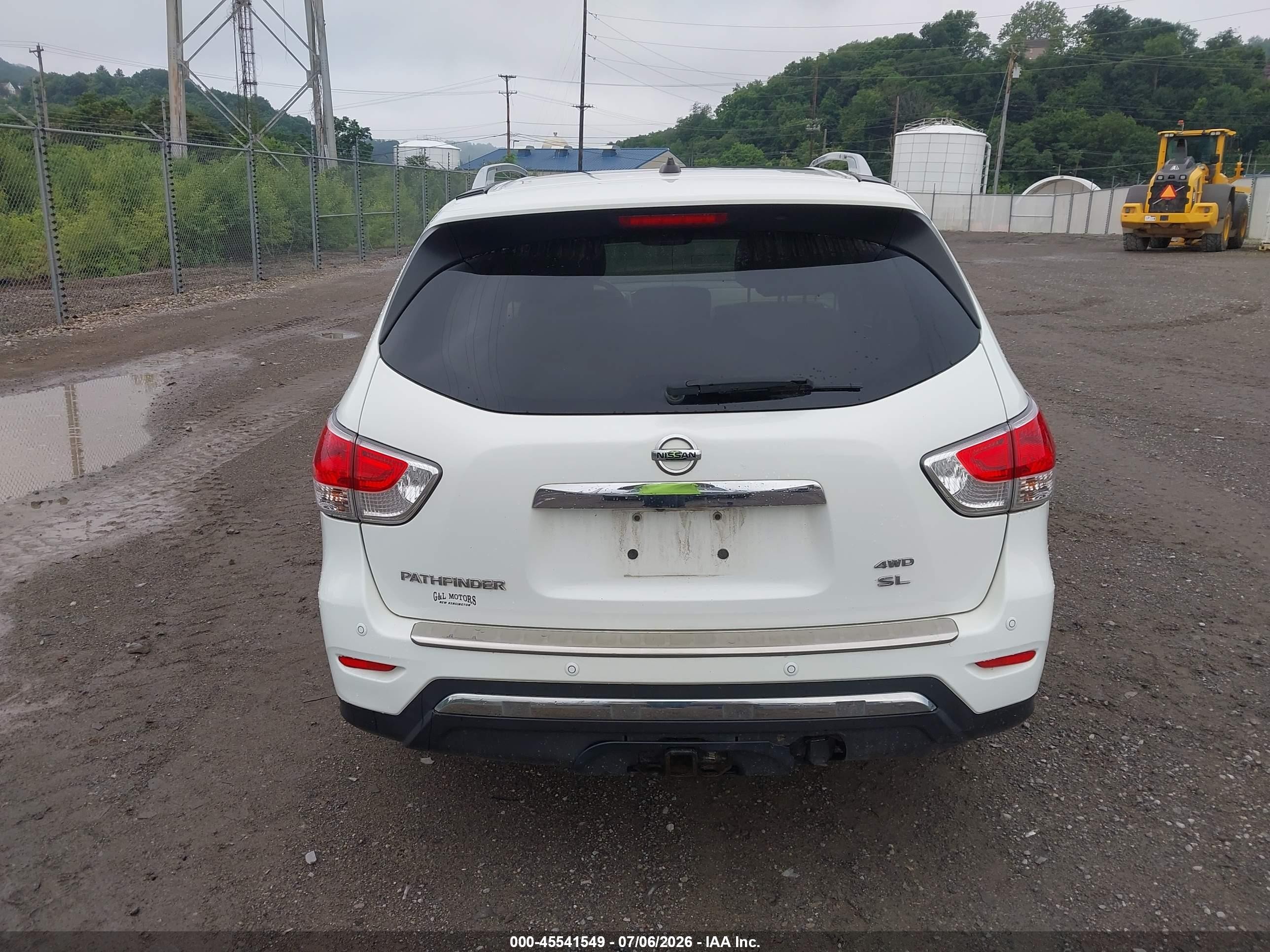 2015 Nissan Pathfinder Sl Белый vin: 5N1AR2MM0FC715625