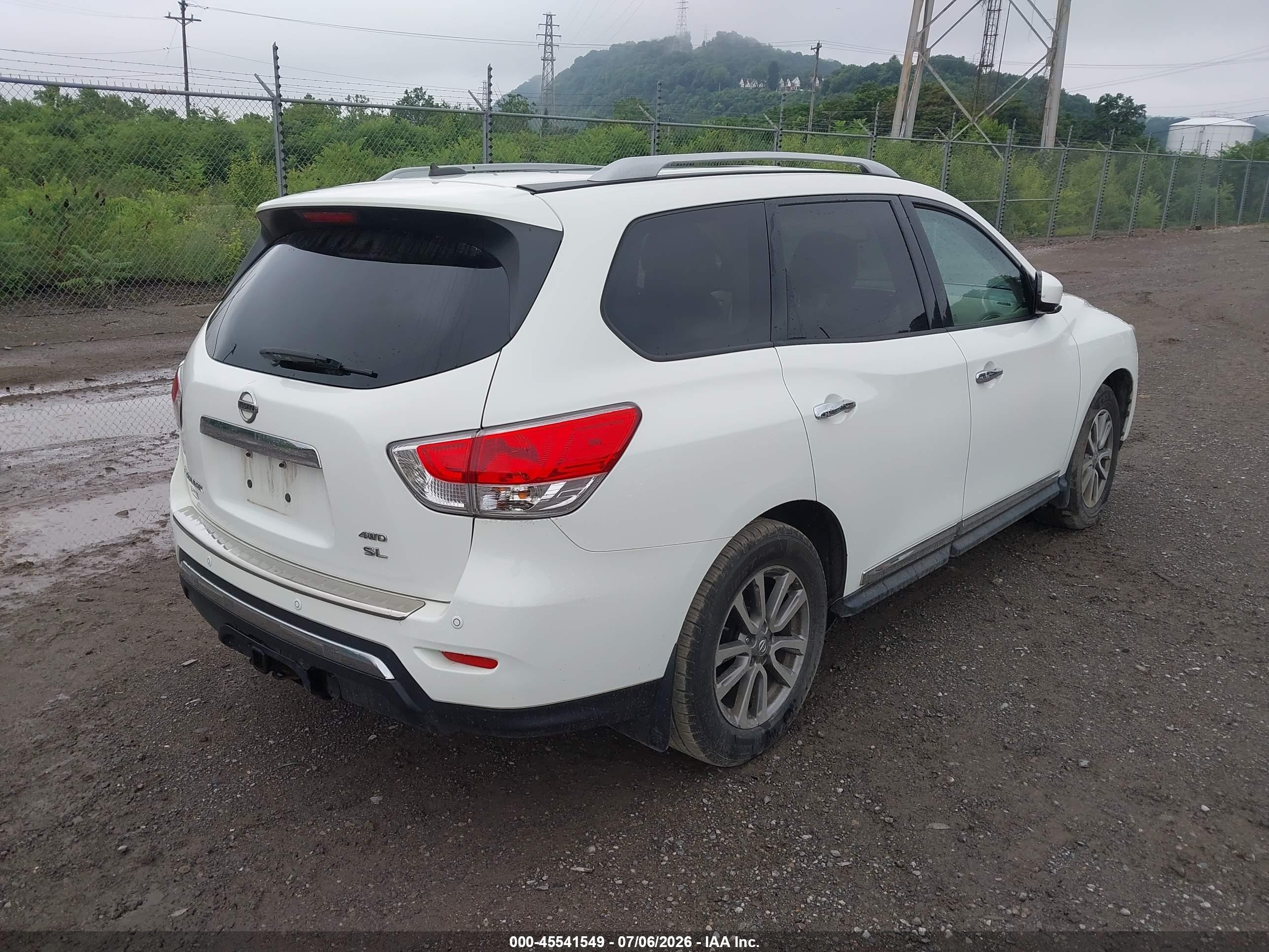 2015 Nissan Pathfinder Sl Белый vin: 5N1AR2MM0FC715625