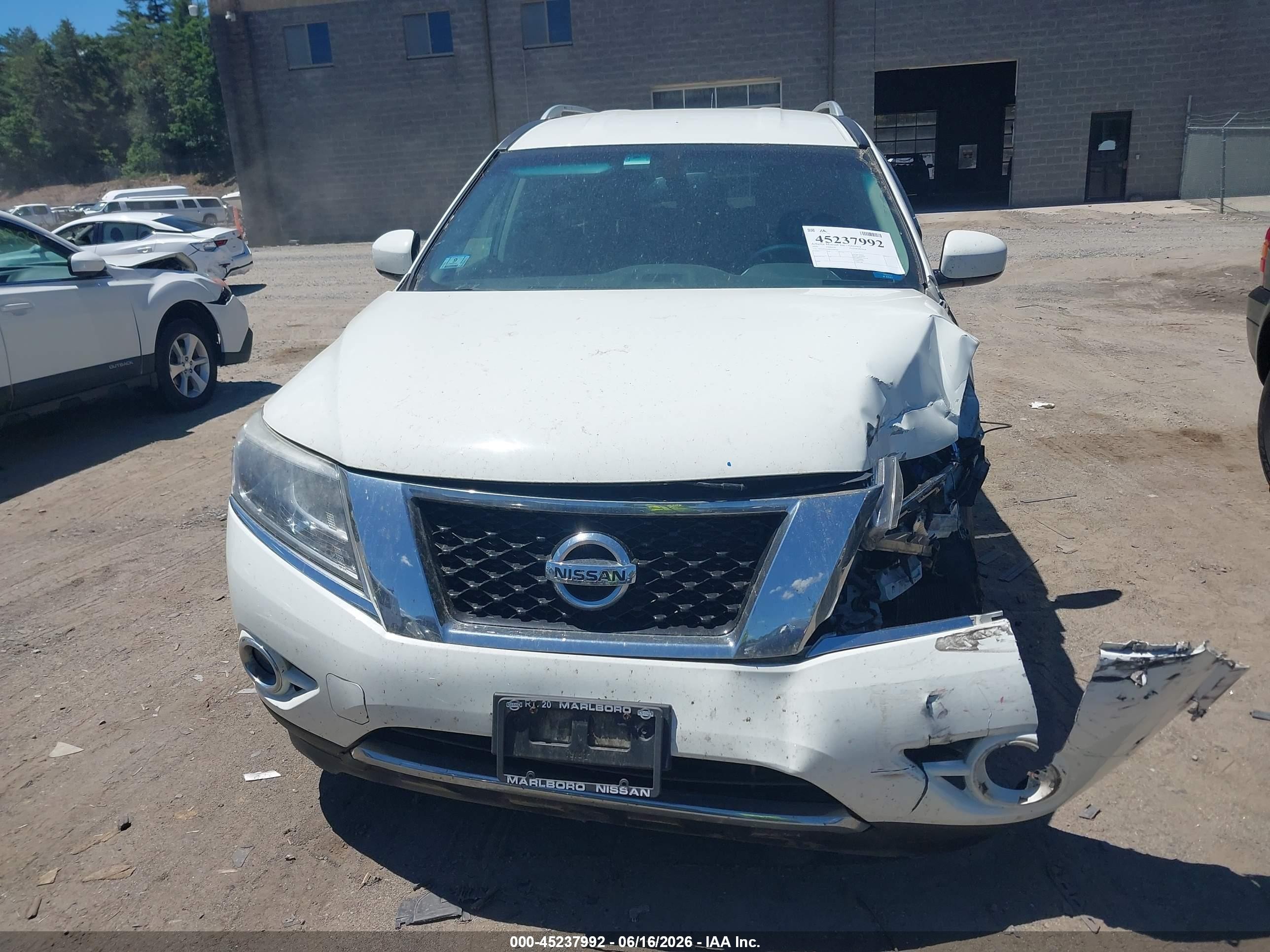 2016 Nissan Pathfinder Sv Белый vin: 5N1AR2MM0GC642385