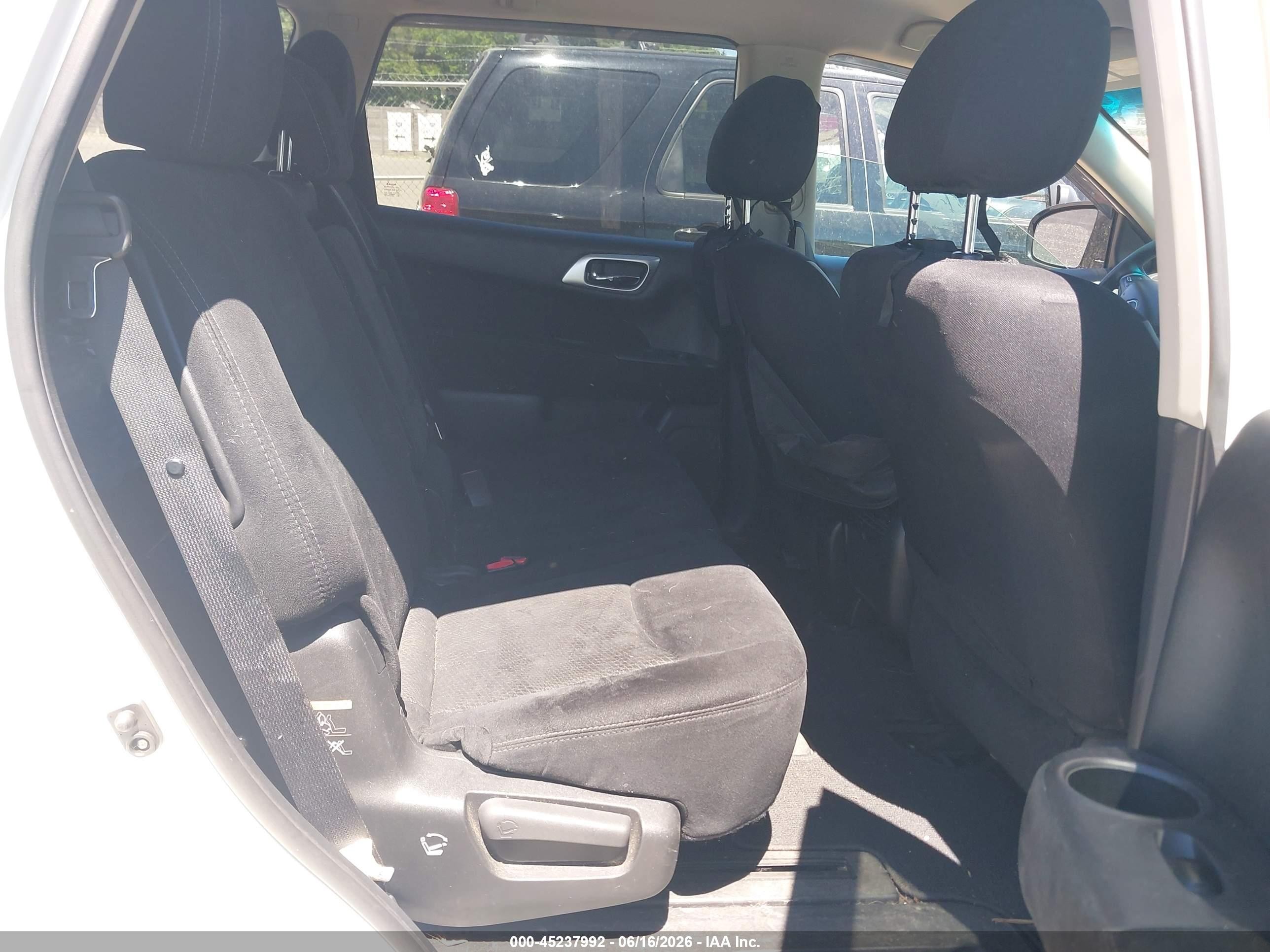 2016 Nissan Pathfinder Sv Белый vin: 5N1AR2MM0GC642385