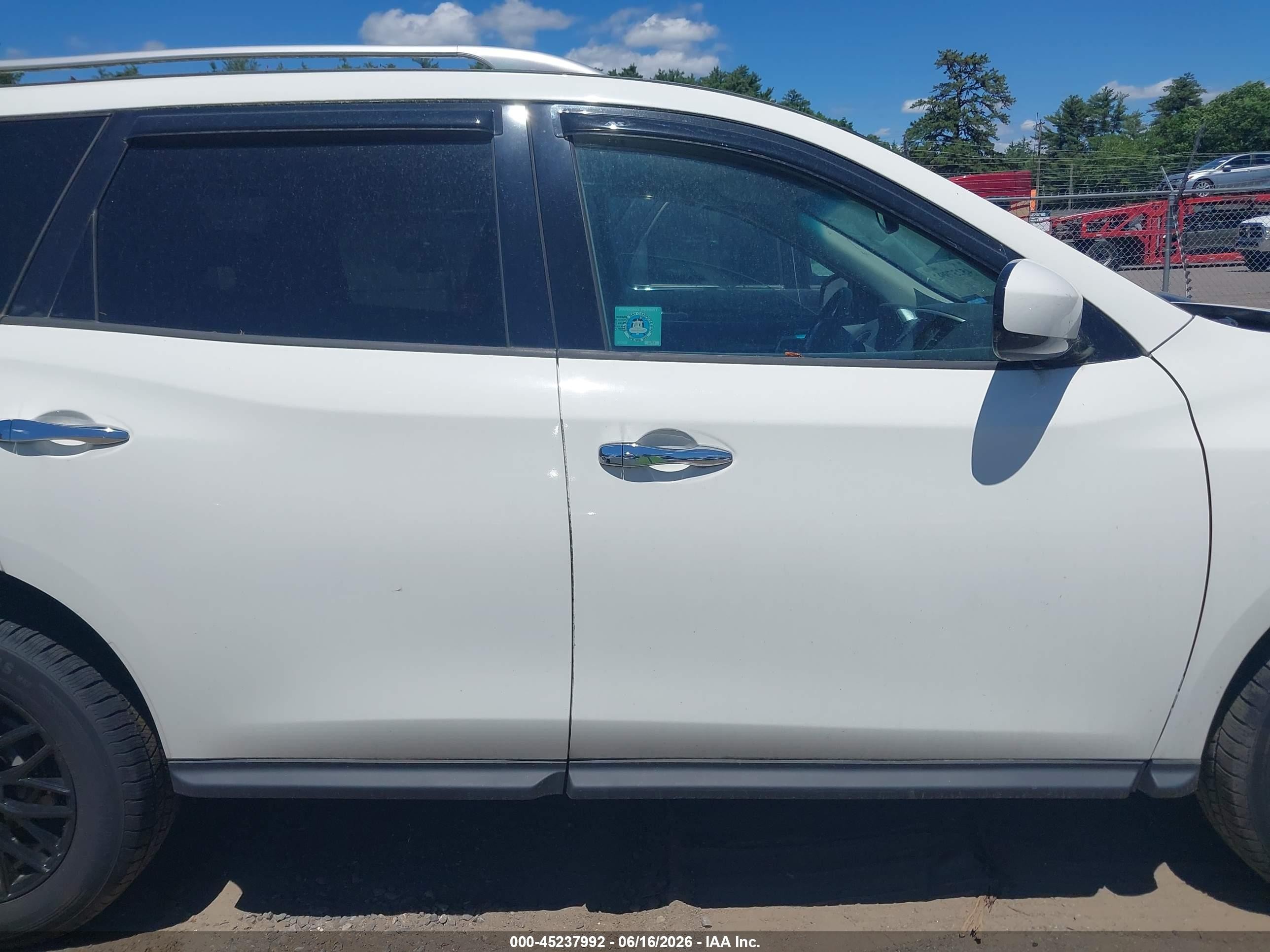 2016 Nissan Pathfinder Sv Белый vin: 5N1AR2MM0GC642385