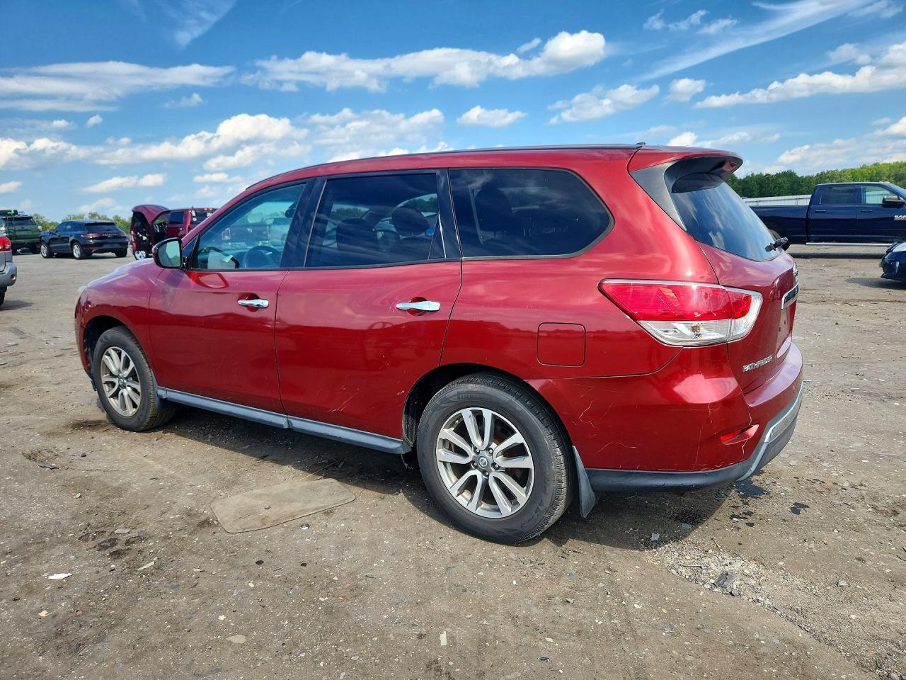 2013 Nissan Pathfinder S Red vin: 5N1AR2MM1DC604742