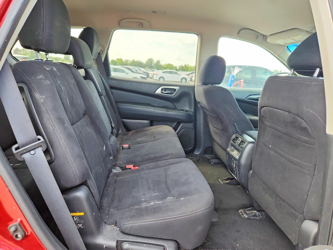 2013 Nissan Pathfinder S Red vin: 5N1AR2MM1DC604742