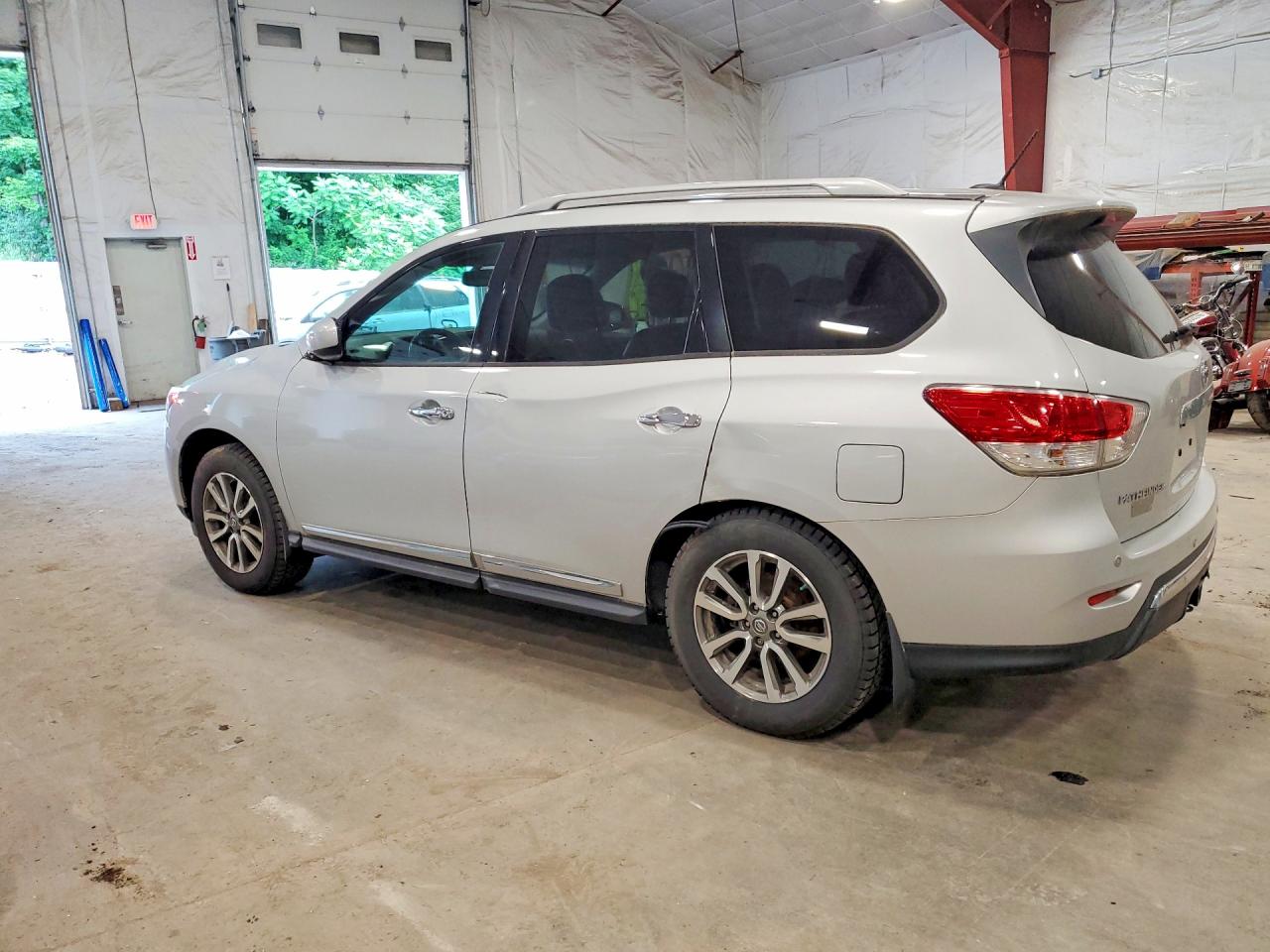 2013 Nissan Pathfinder S Silver vin: 5N1AR2MM1DC606829