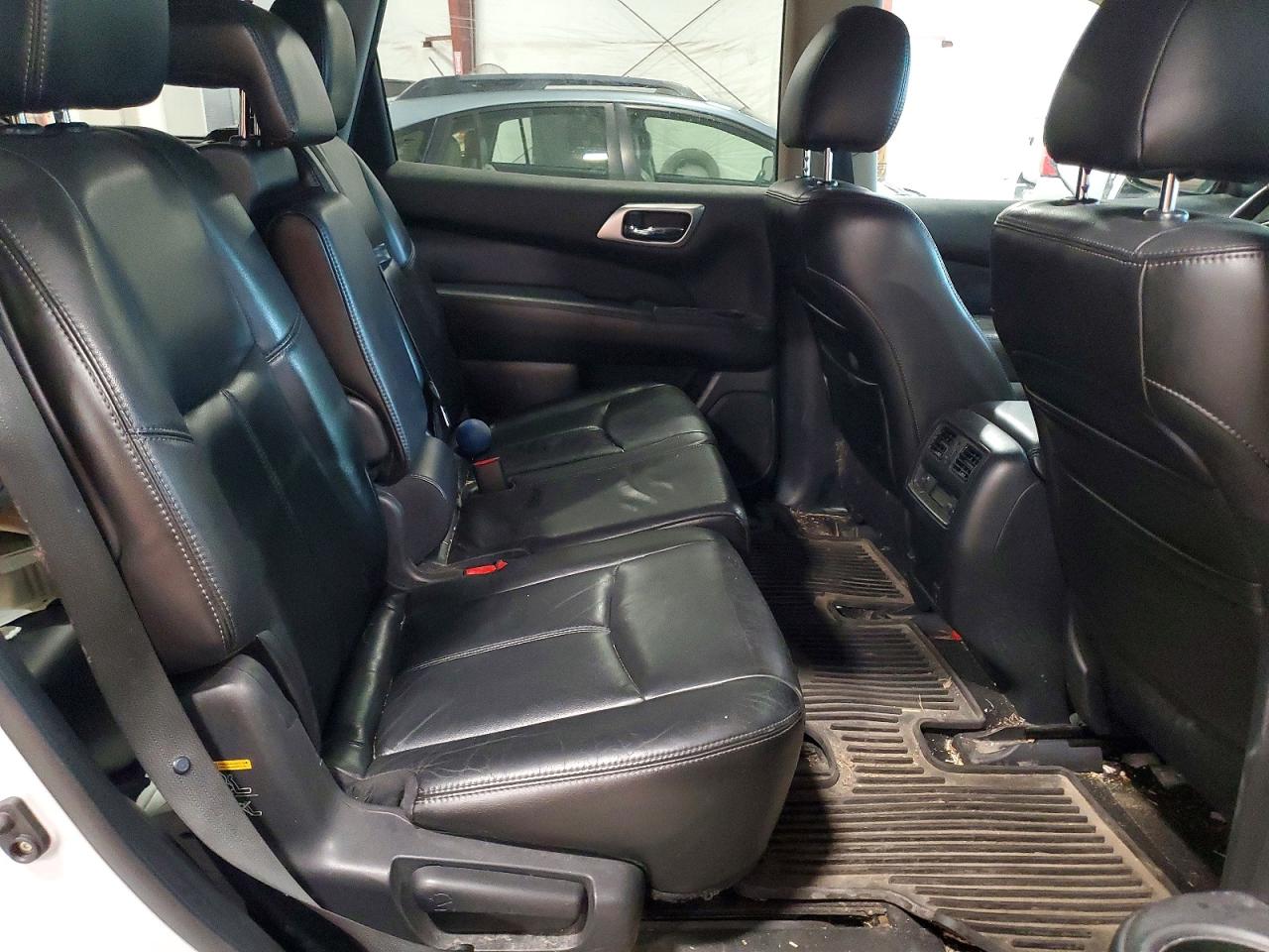 2013 Nissan Pathfinder S Silver vin: 5N1AR2MM1DC606829