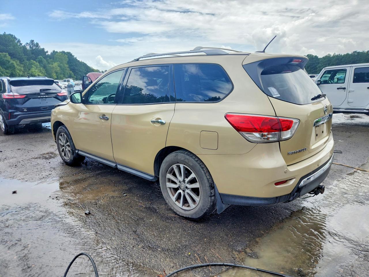 2013 Nissan Pathfinder S Cream vin: 5N1AR2MM1DC615286