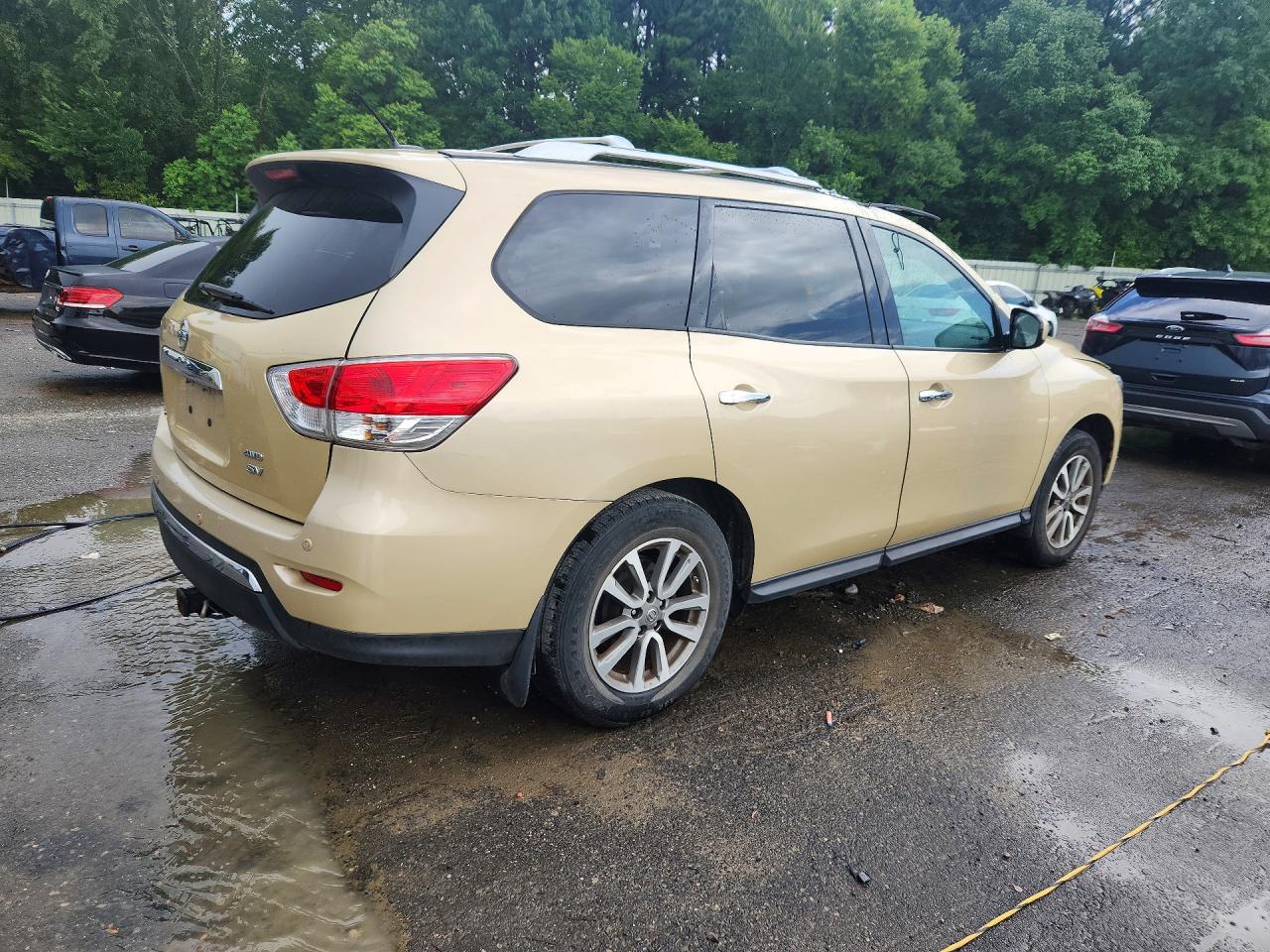 2013 Nissan Pathfinder S Cream vin: 5N1AR2MM1DC615286
