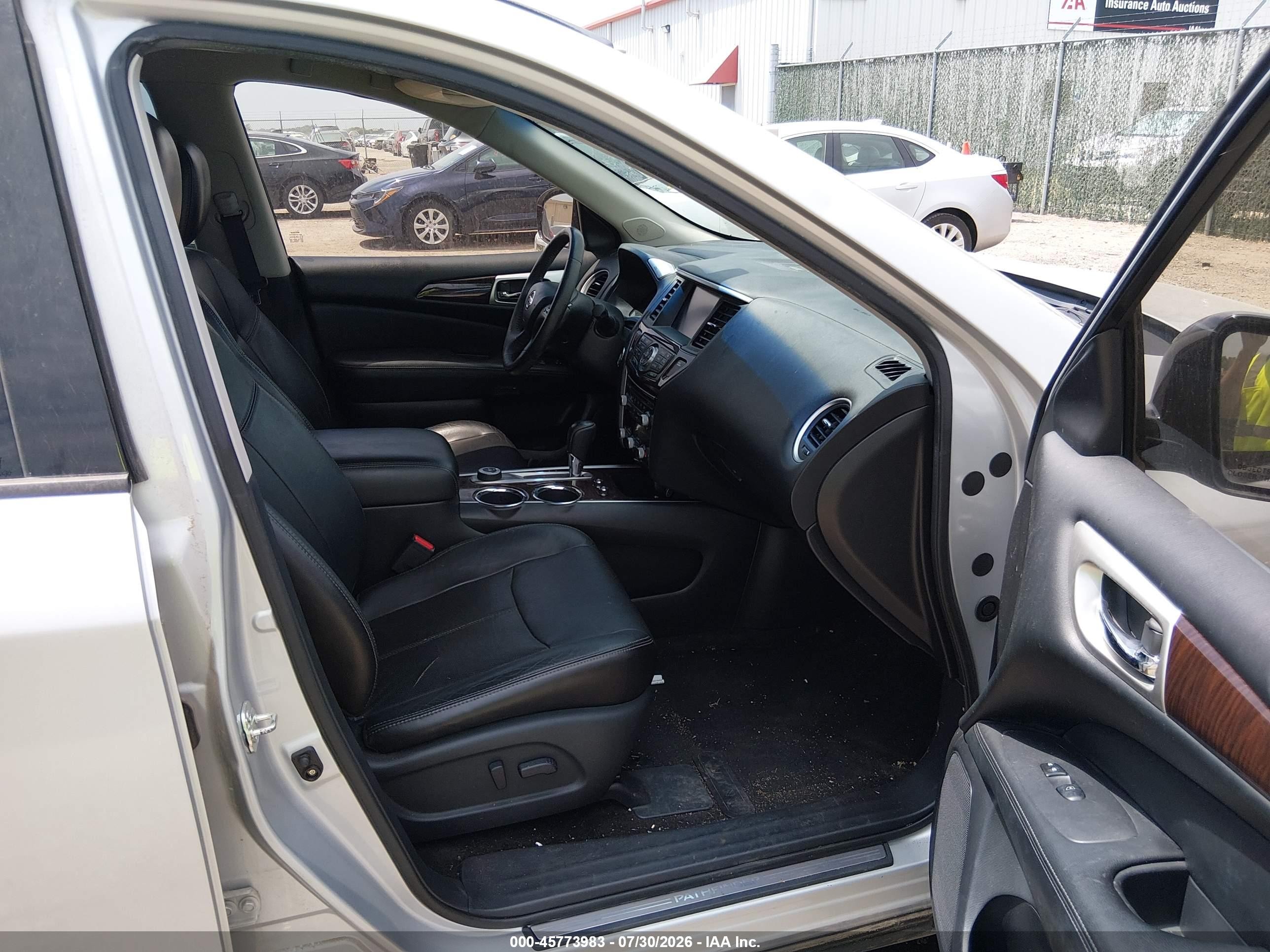 2013 Nissan Pathfinder Platinum Silver vin: 5N1AR2MM1DC616034